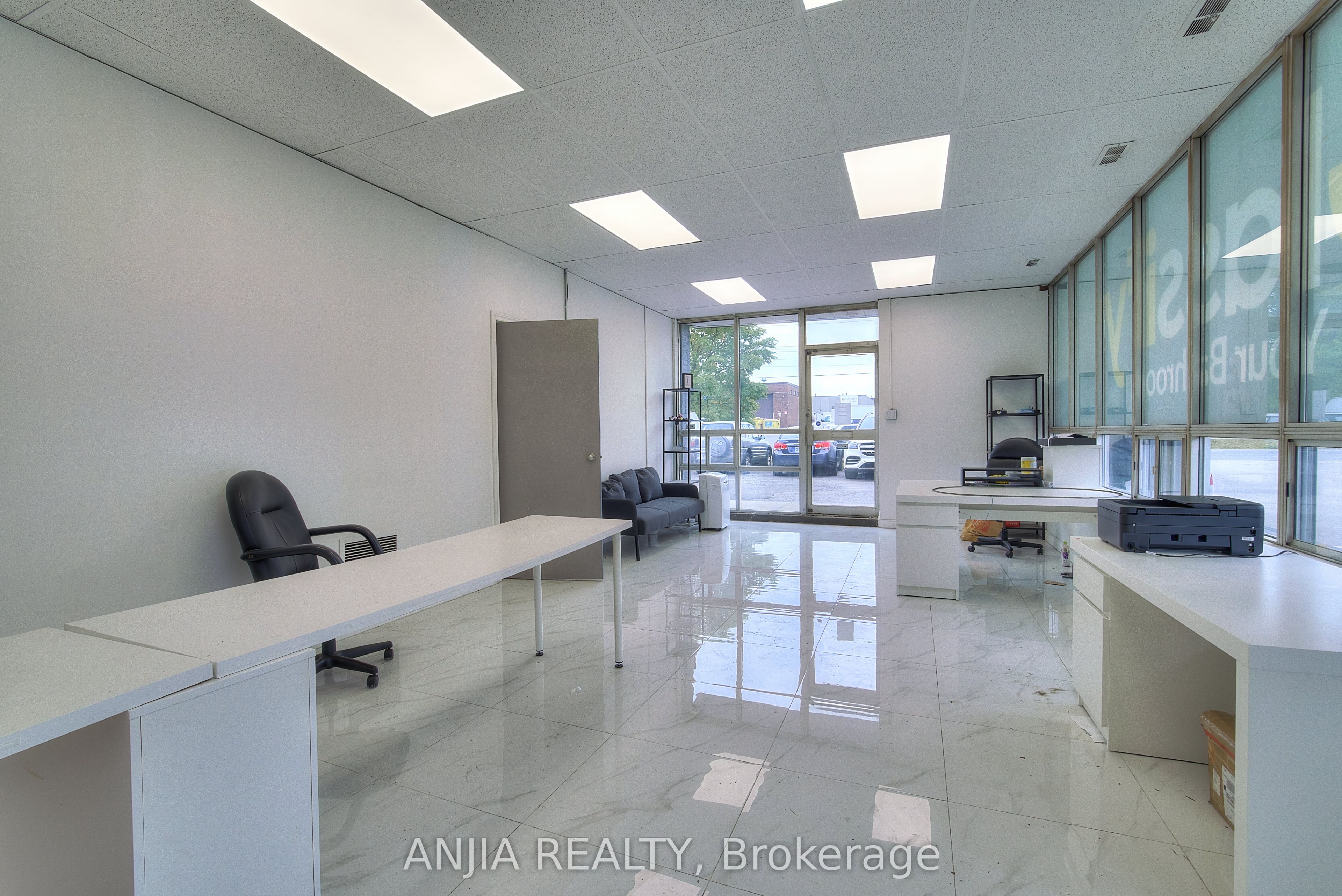 1710 Midland Avenue 17 Property Photo 4