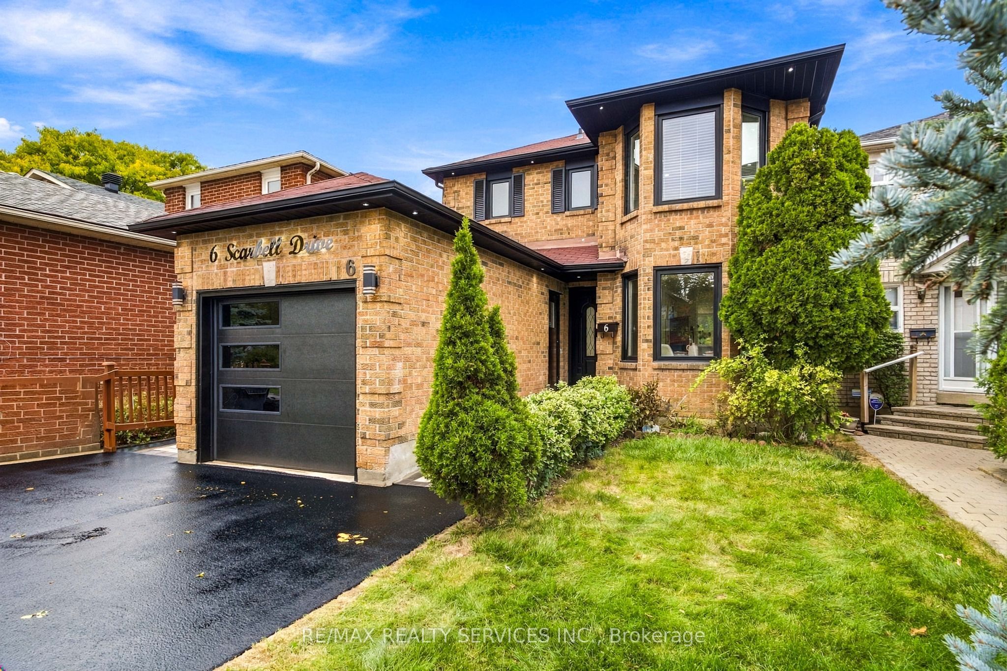 6 Scarbell Drive Property Photo 2