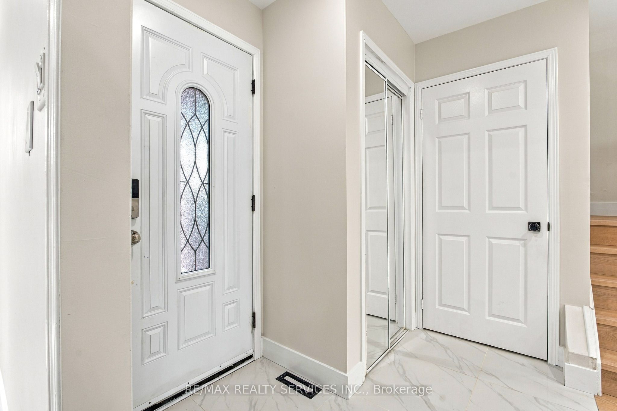 6 Scarbell Drive Property Photo 6