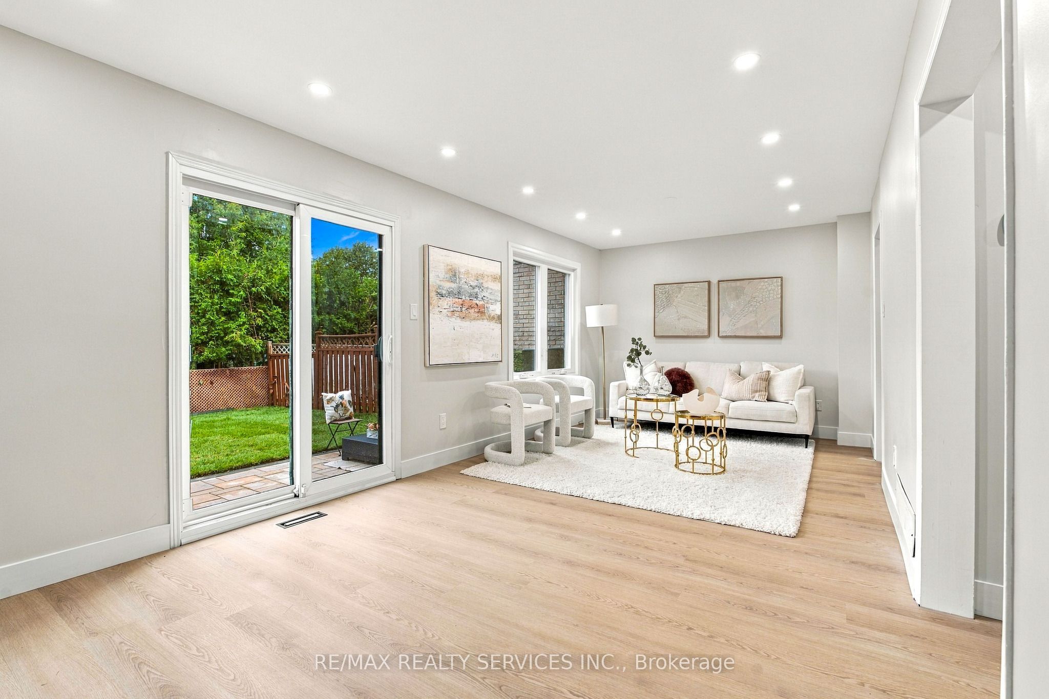 6 Scarbell Drive Property Photo 10