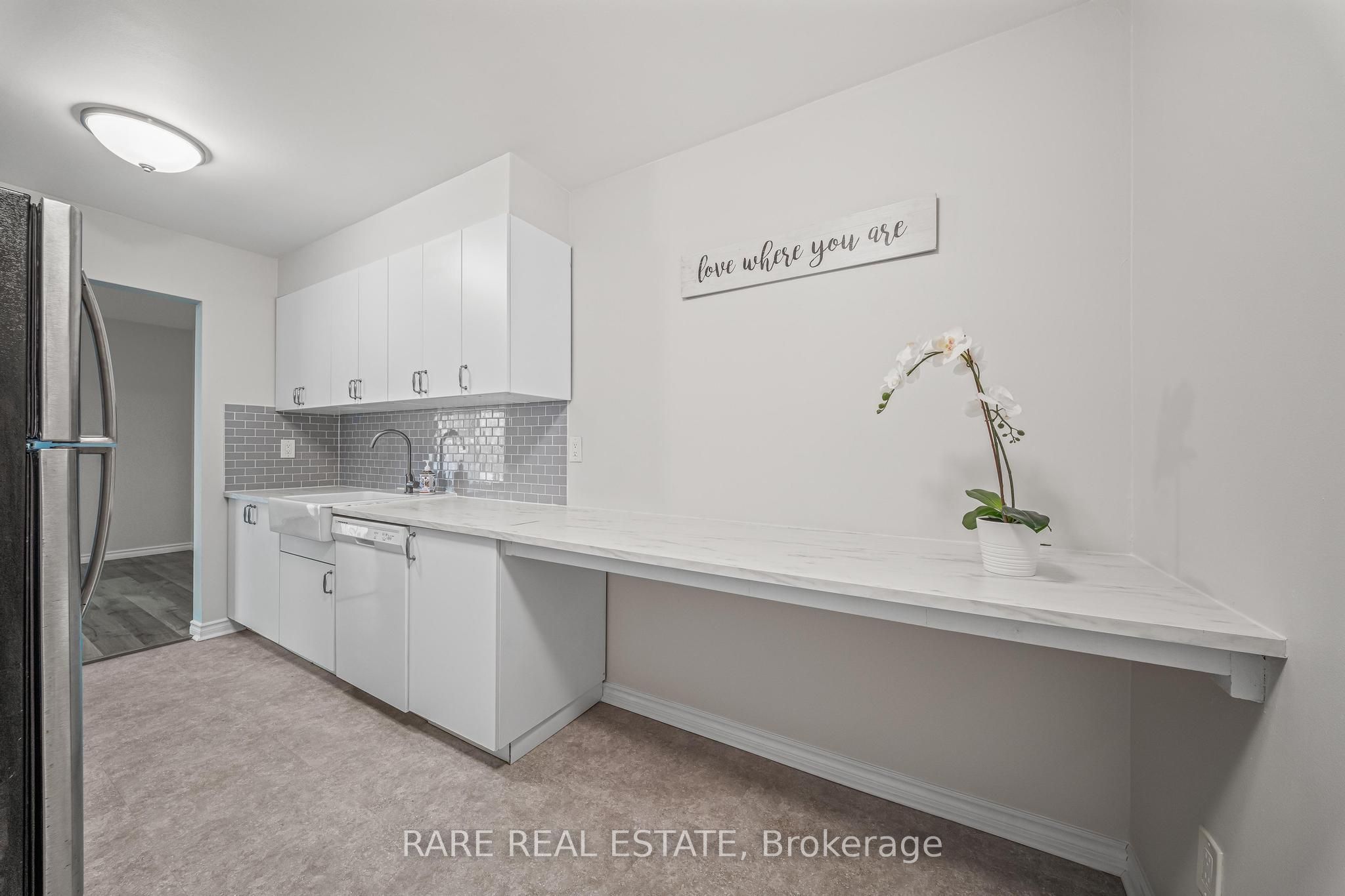 221 Ormond Drive 18 Property Photo 2