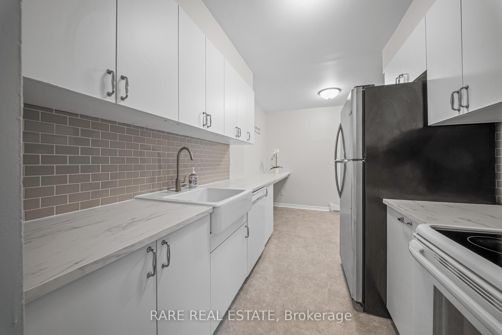 221 Ormond Drive 18 Property Photo 3