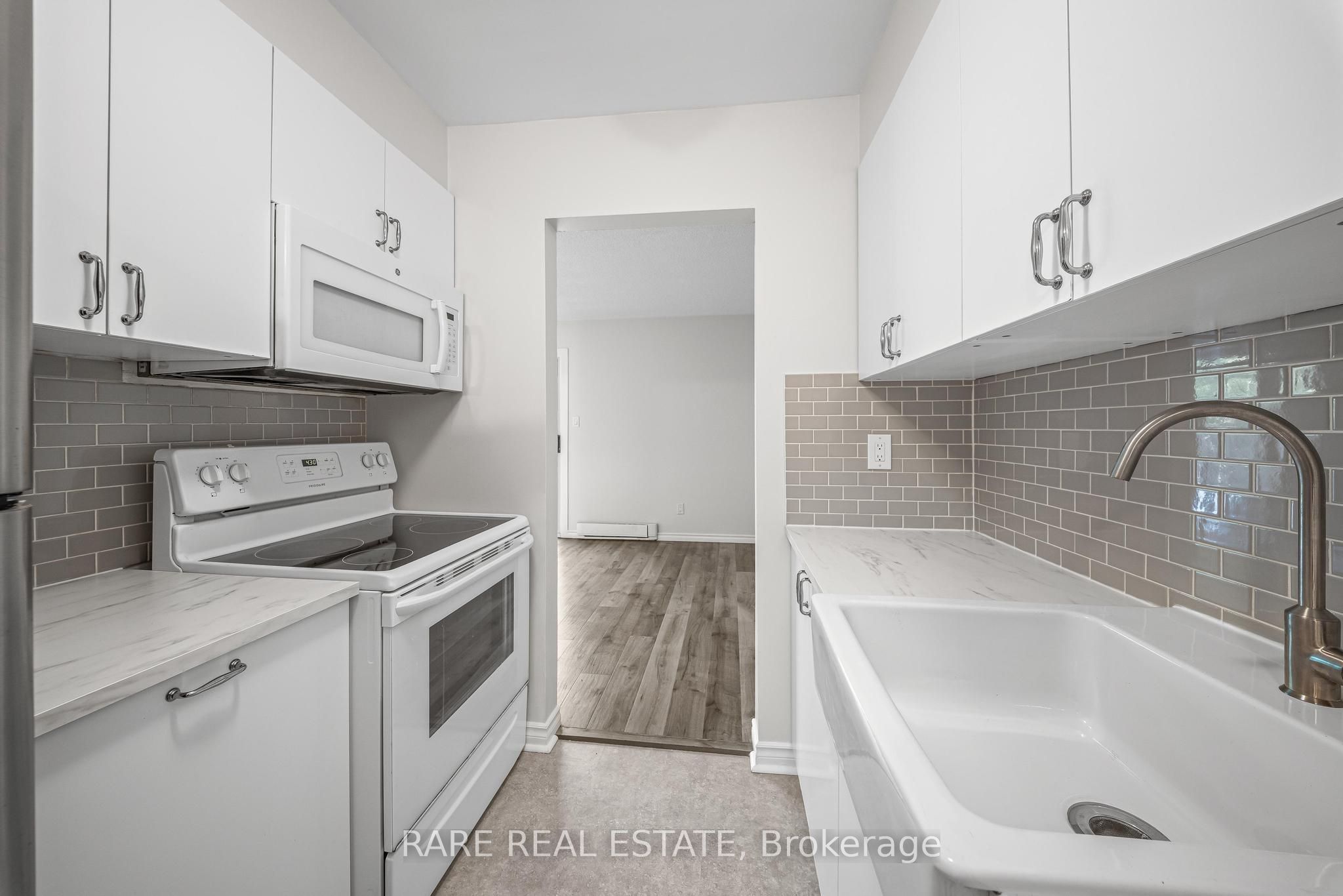 221 Ormond Drive 18 Property Photo 8