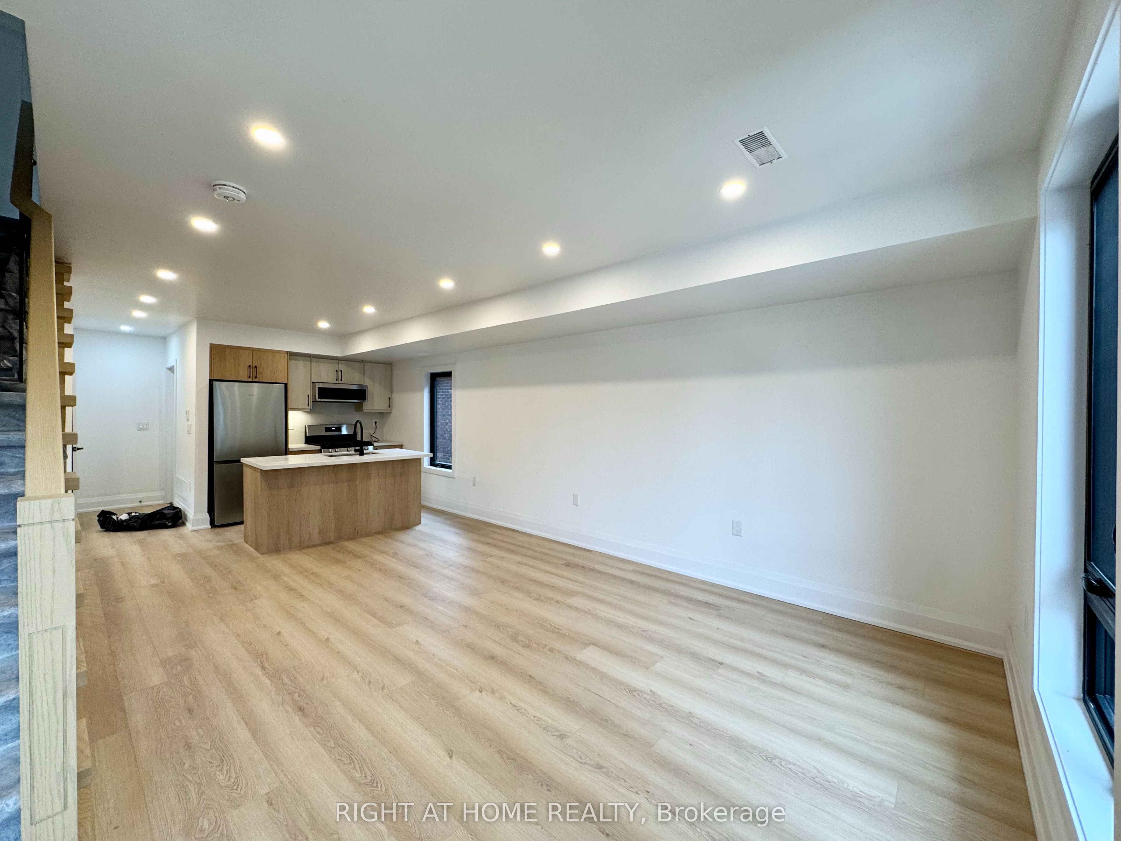 151 Gledhill Avenue #3 Property Photo 8