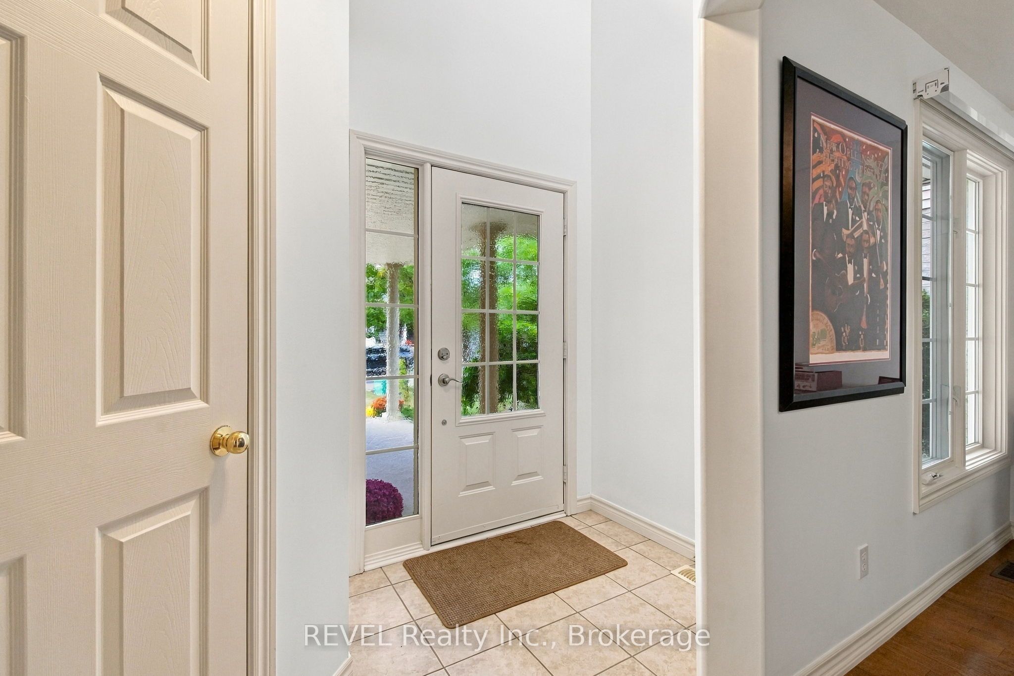 2097 Stornoway Street Property Photo 6