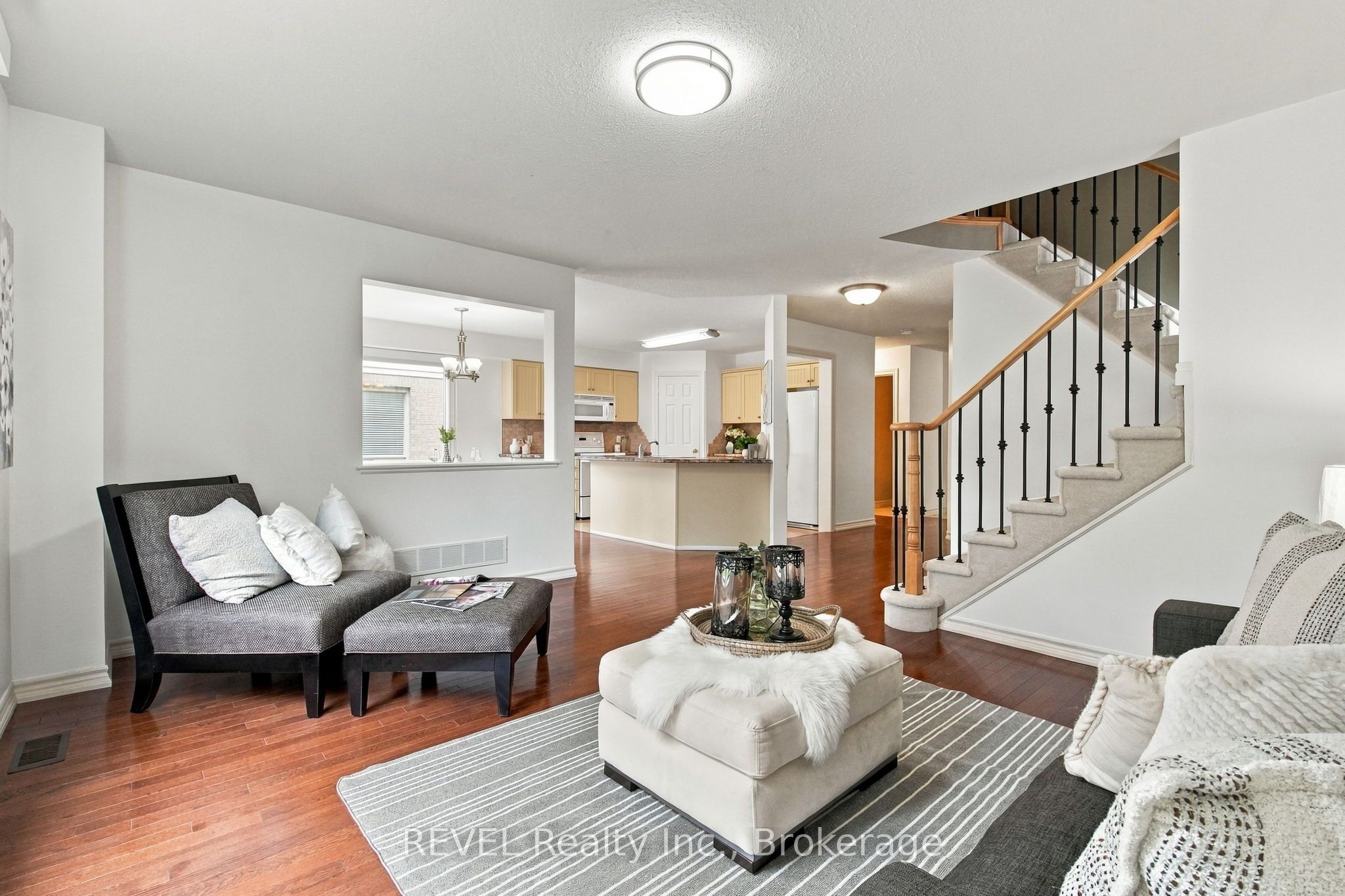 2097 Stornoway Street Property Photo 10
