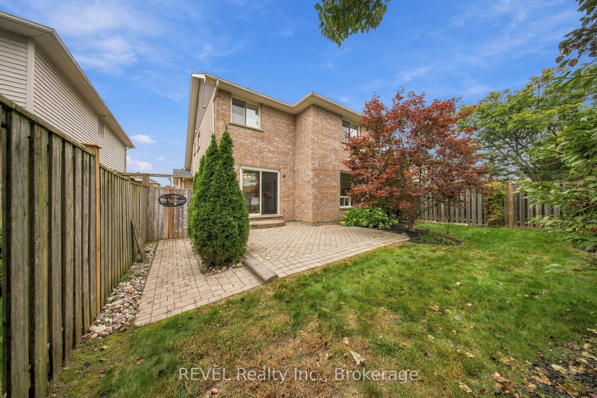 2097 Stornoway Street Property Photo 26