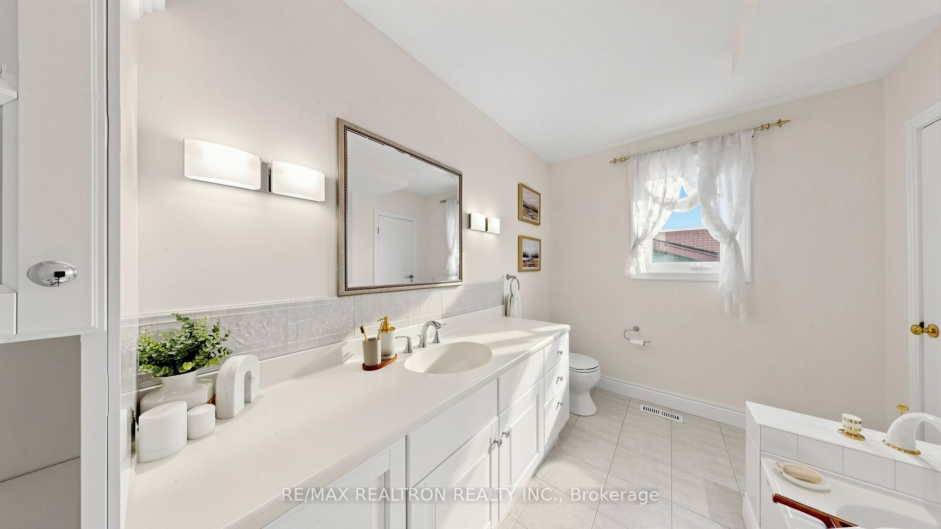 54 Dolly Varden Boulevard Property Photo 27