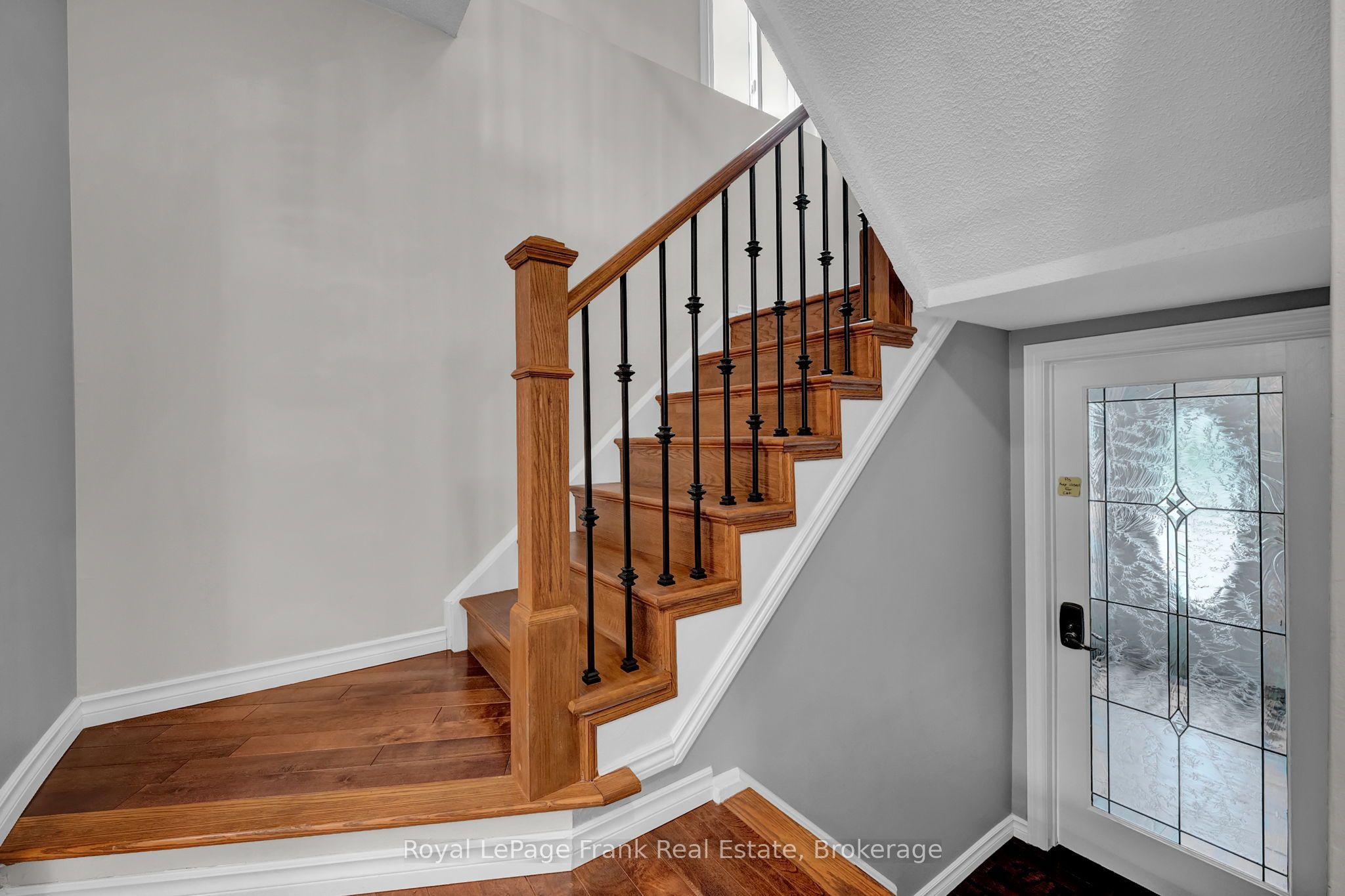 117 Lawrence Crescent Property Photo 4