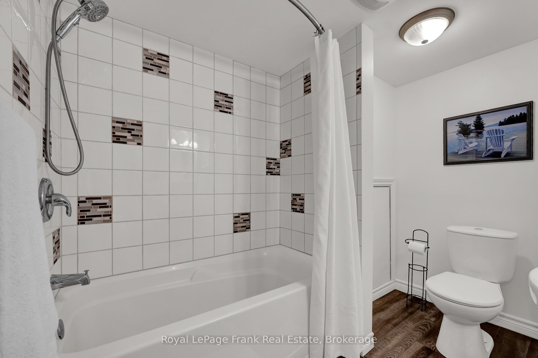 117 Lawrence Crescent Property Photo 37