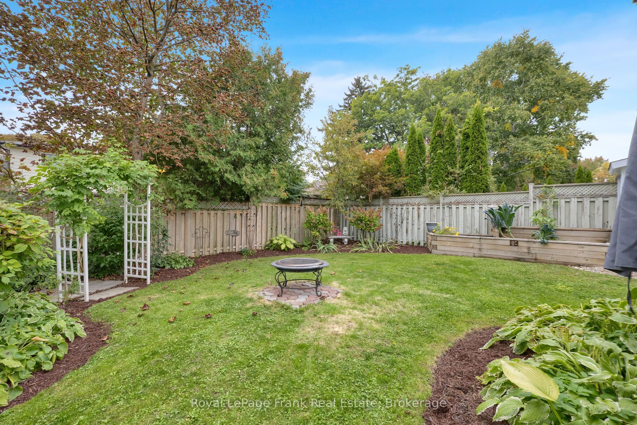 117 Lawrence Crescent Property Photo 41