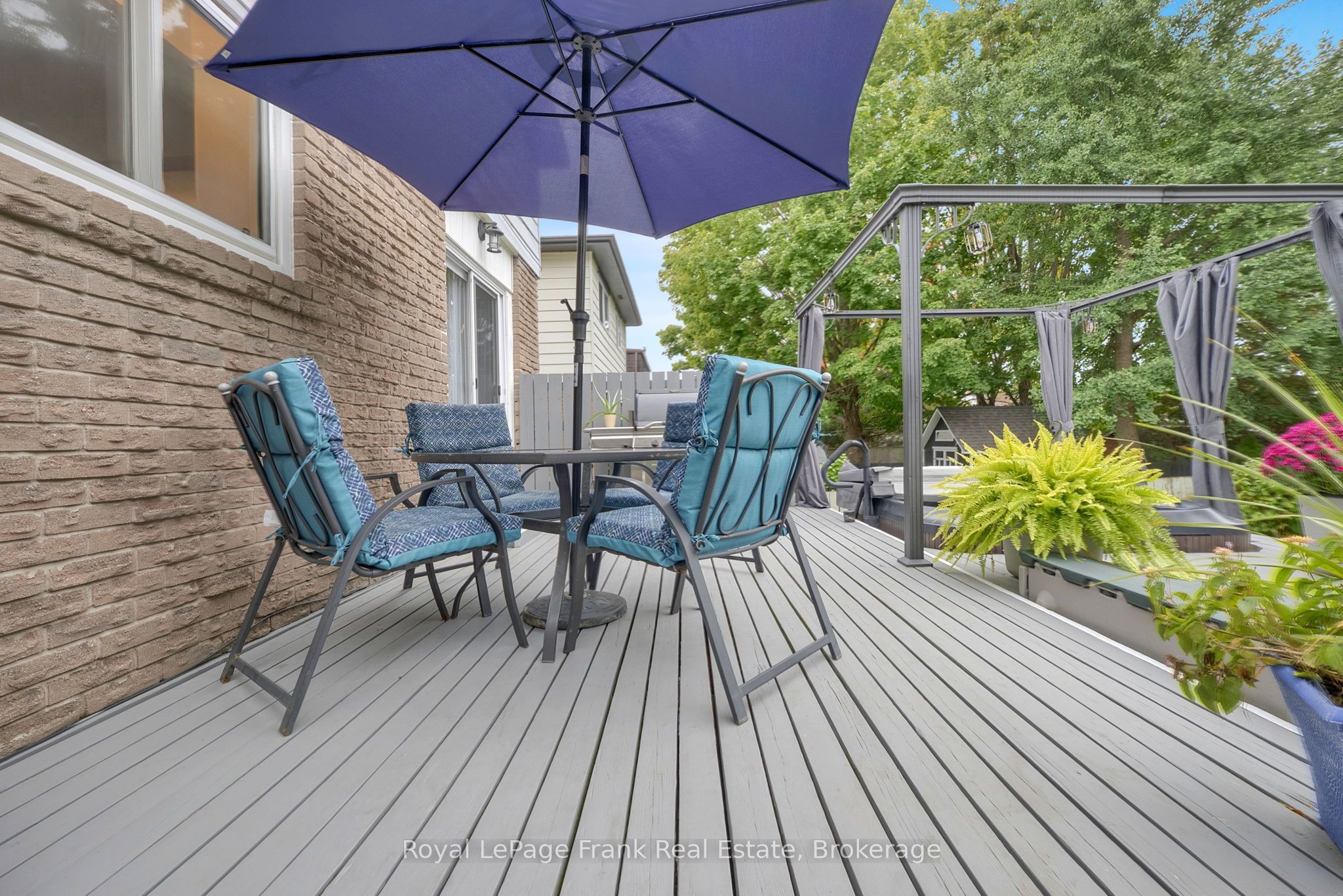 117 Lawrence Crescent Property Photo 47
