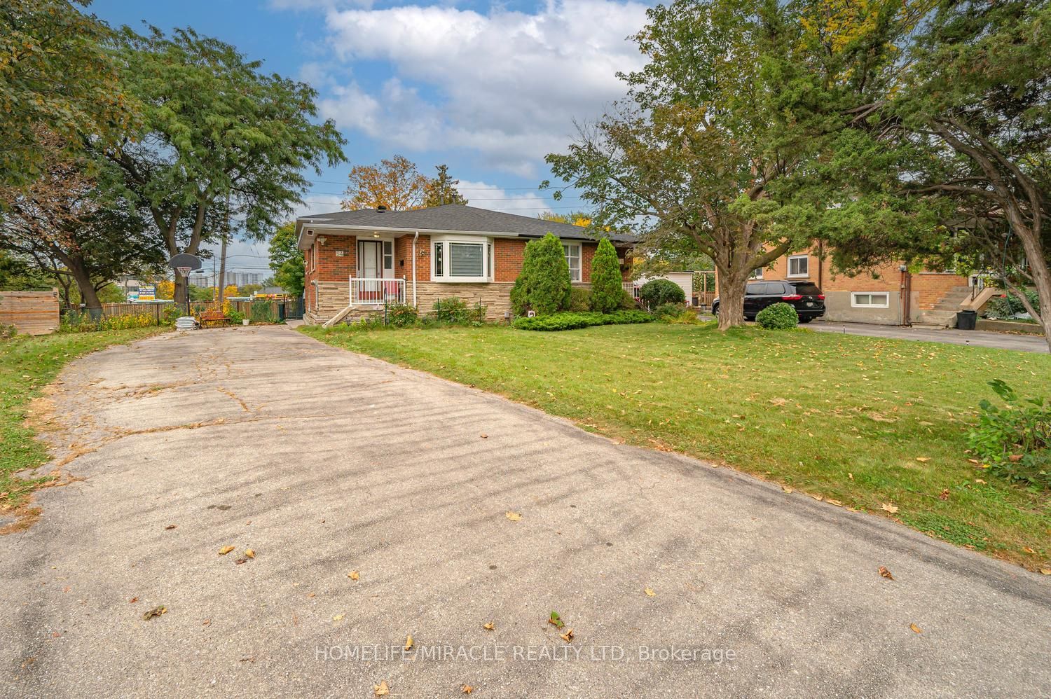 54 Sunderland Crescent Property Photo 6