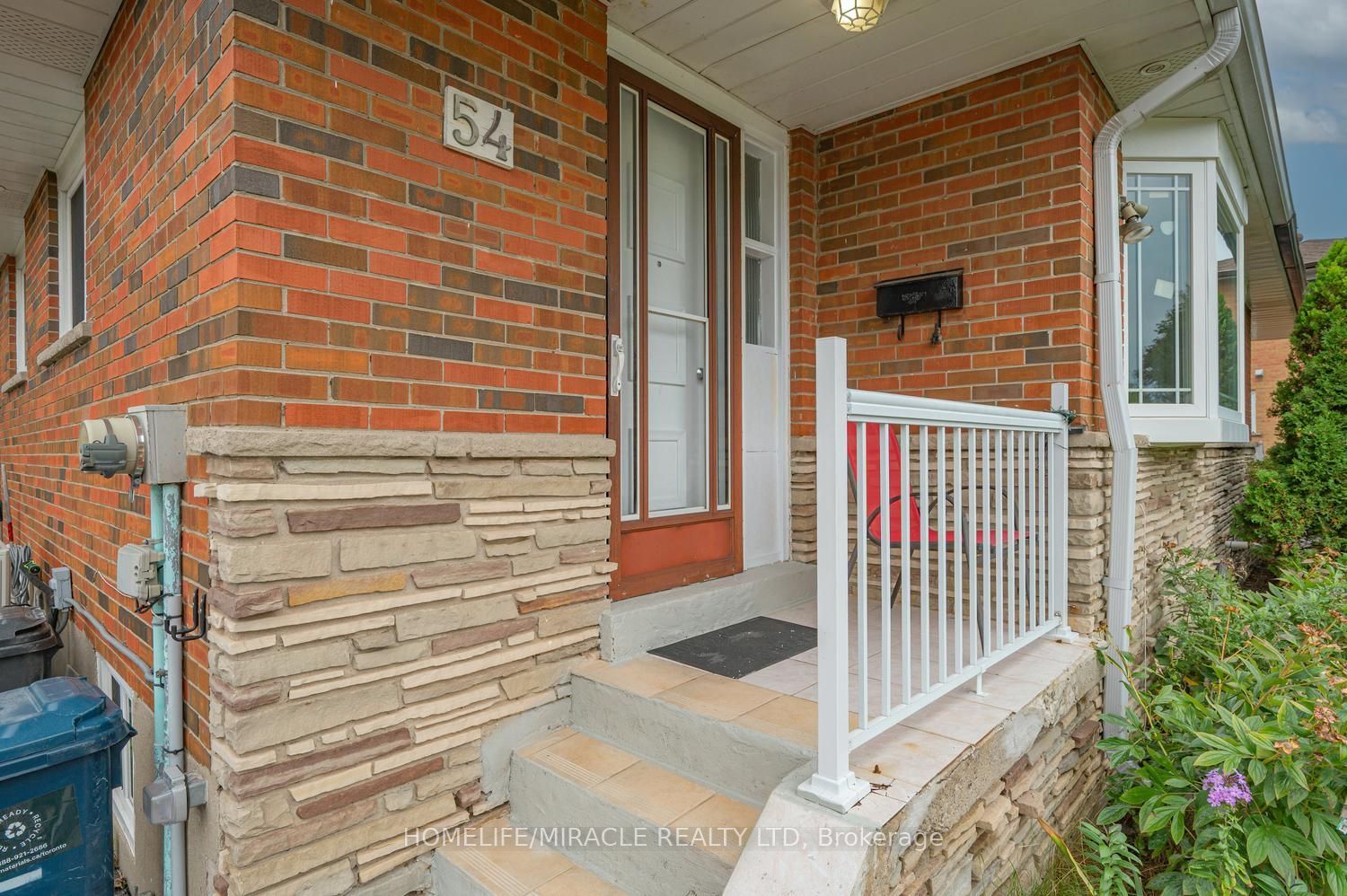 54 Sunderland Crescent Property Photo 7