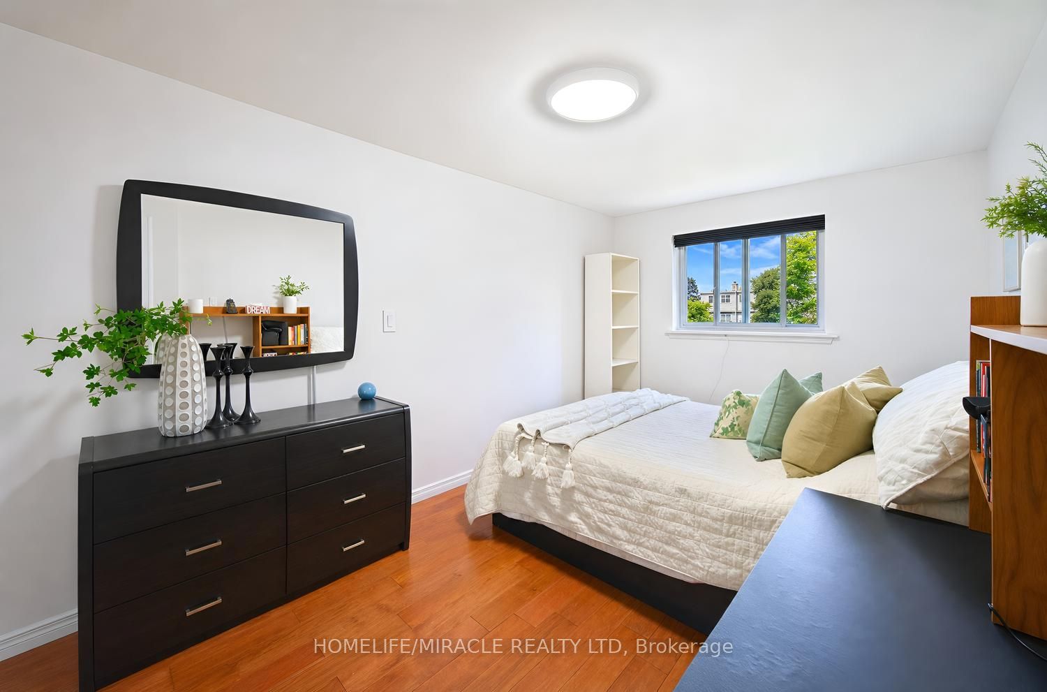 54 Sunderland Crescent Property Photo 24