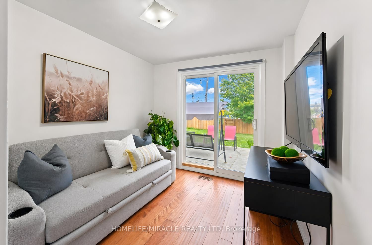 54 Sunderland Crescent Property Photo 33