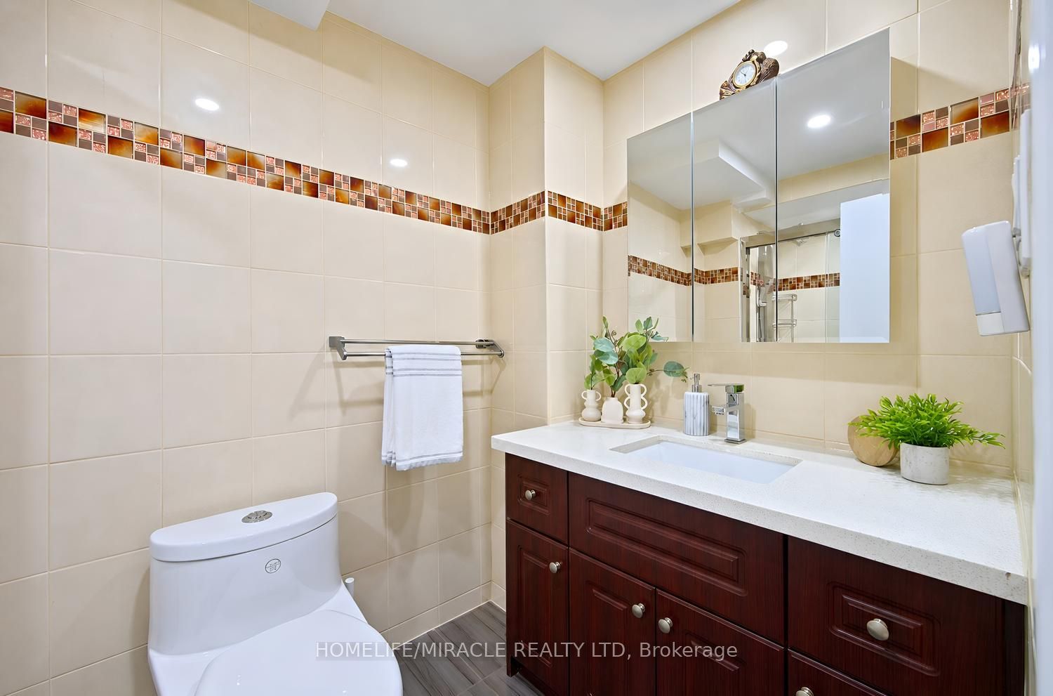 54 Sunderland Crescent Property Photo 34