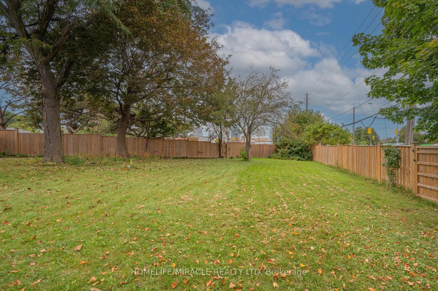 54 Sunderland Crescent Property Photo 49