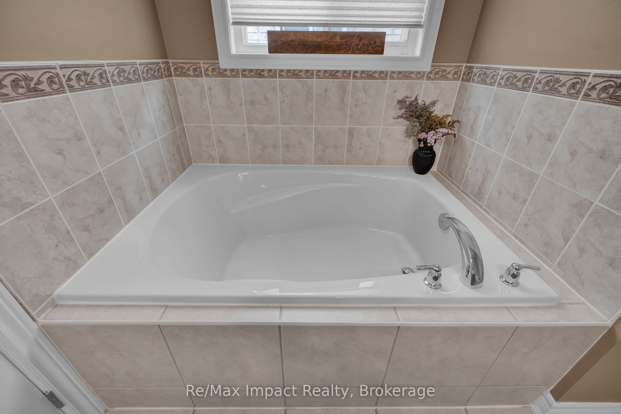 14a Hunt Street Property Photo 18