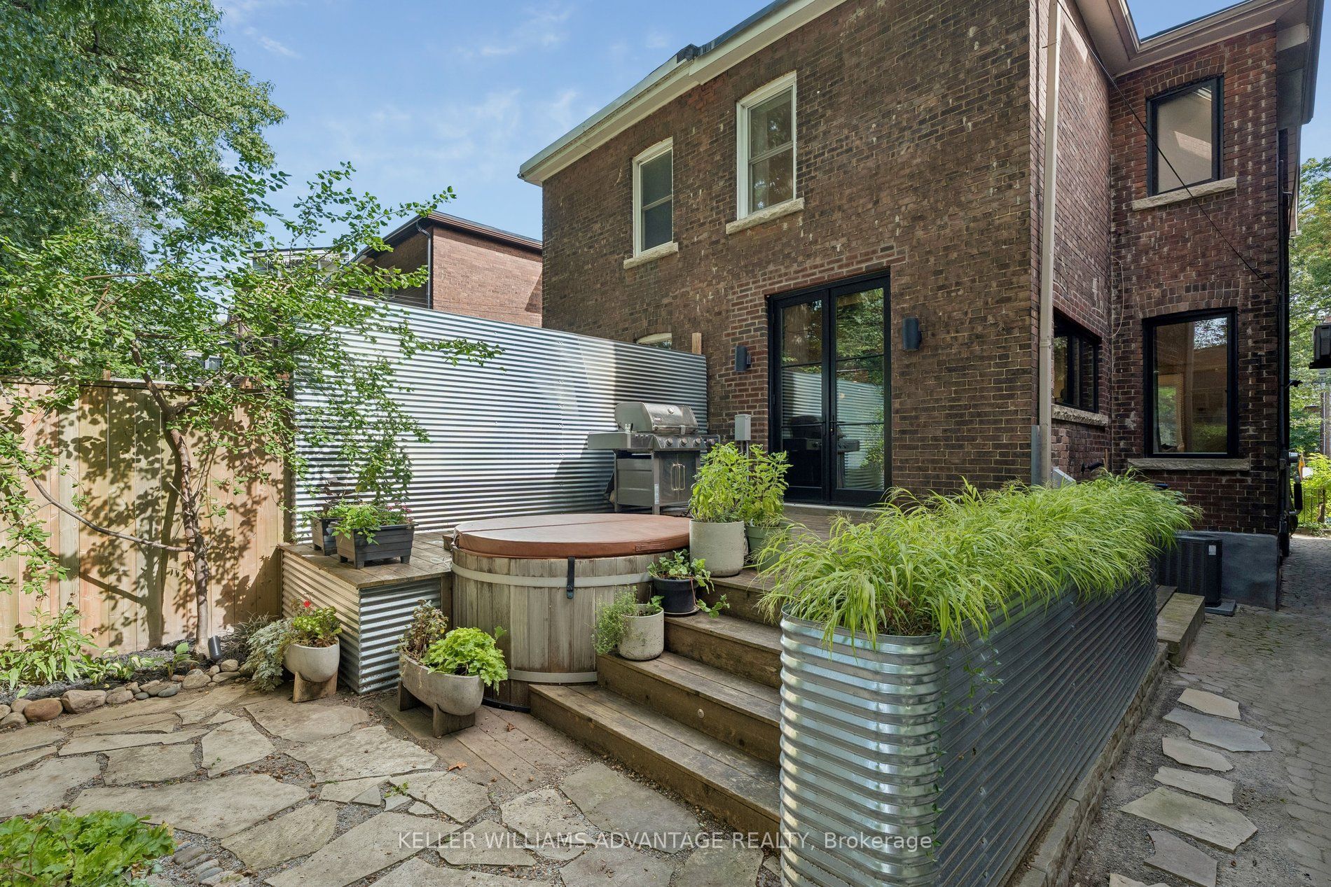 84 Kingsmount Park Road Property Photo 43