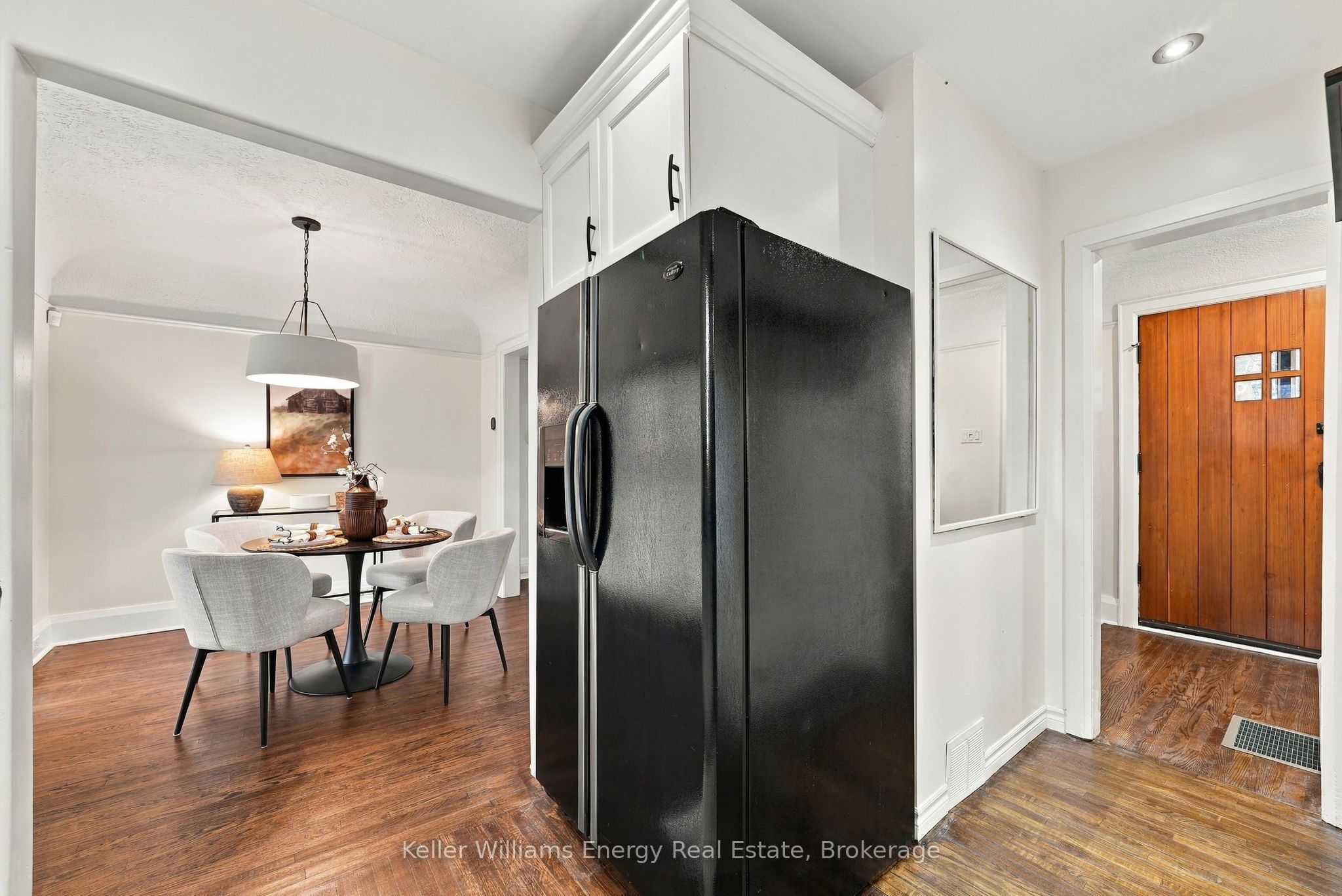 286 Gliddon Avenue Property Photo 8