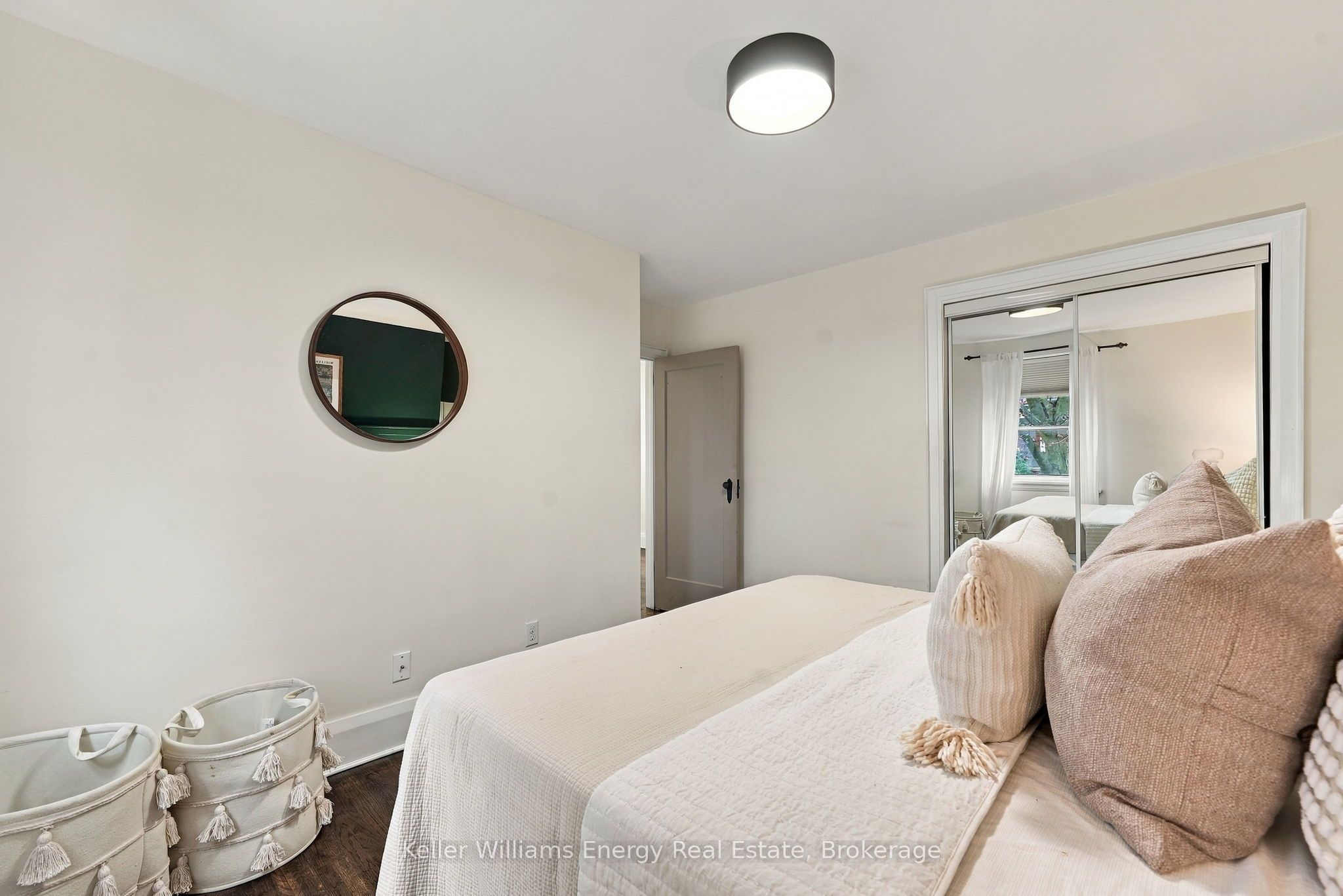 286 Gliddon Avenue Property Photo 22