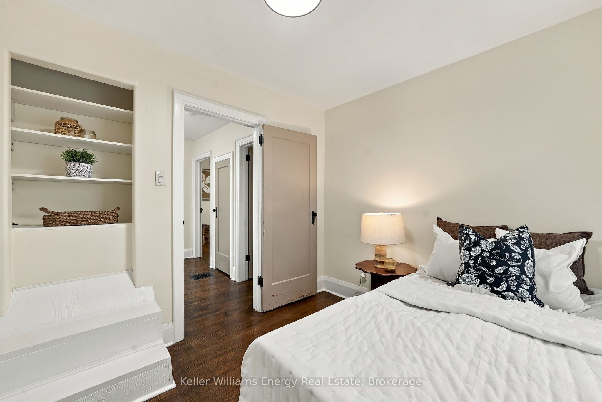 286 Gliddon Avenue Property Photo 24
