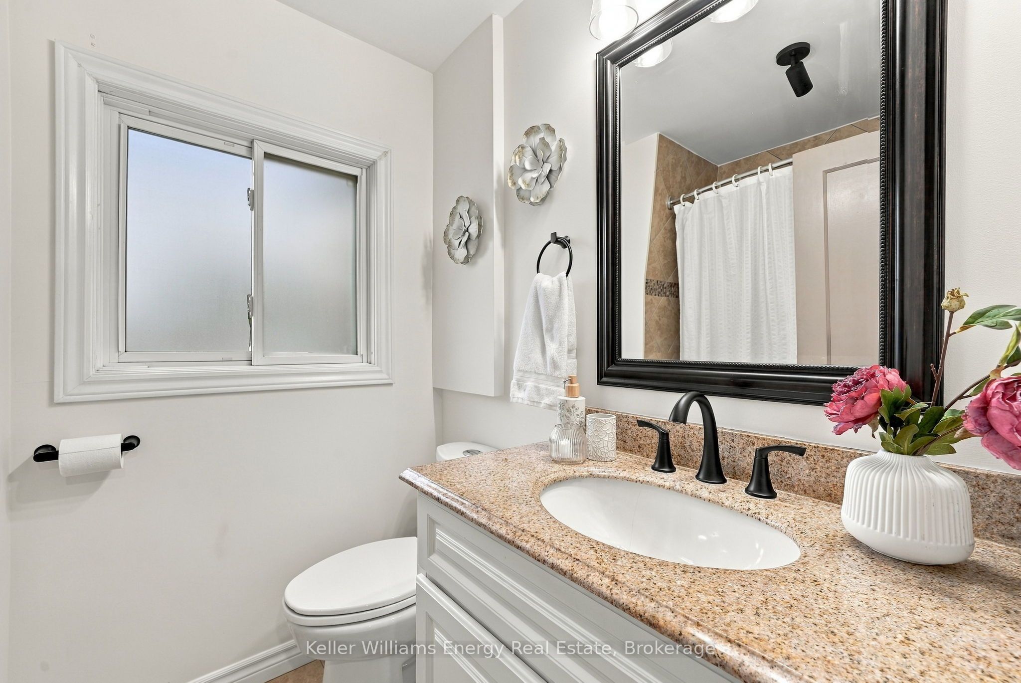 286 Gliddon Avenue Property Photo 26