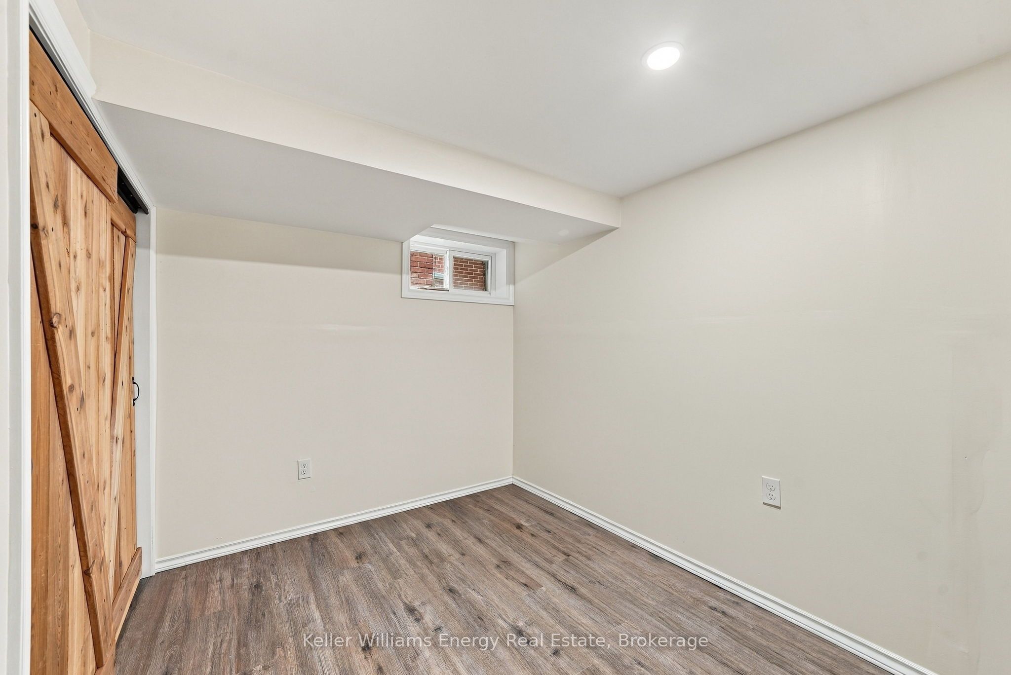 286 Gliddon Avenue Property Photo 33