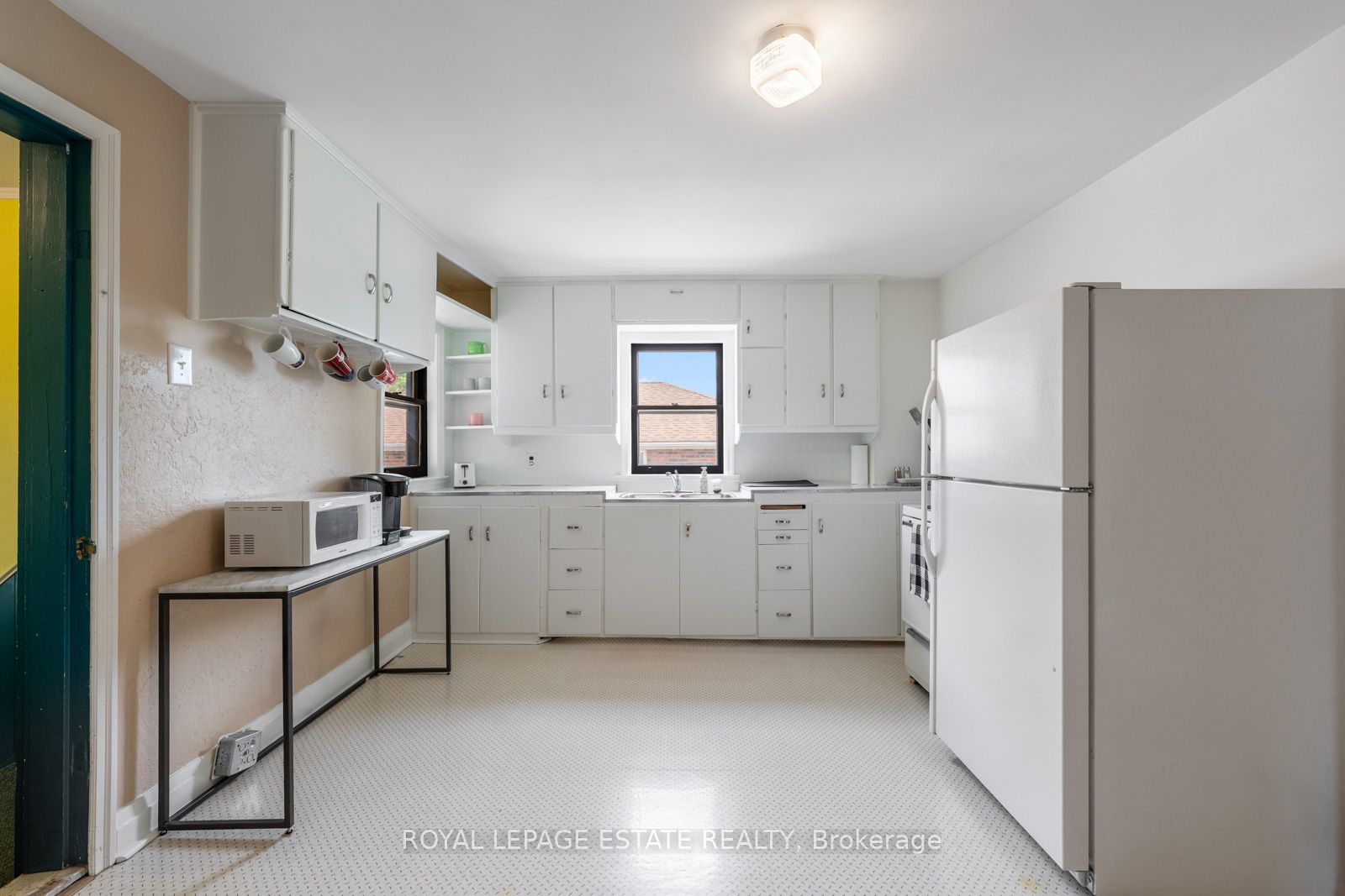 601 Pharmacy Avenue Property Photo 8