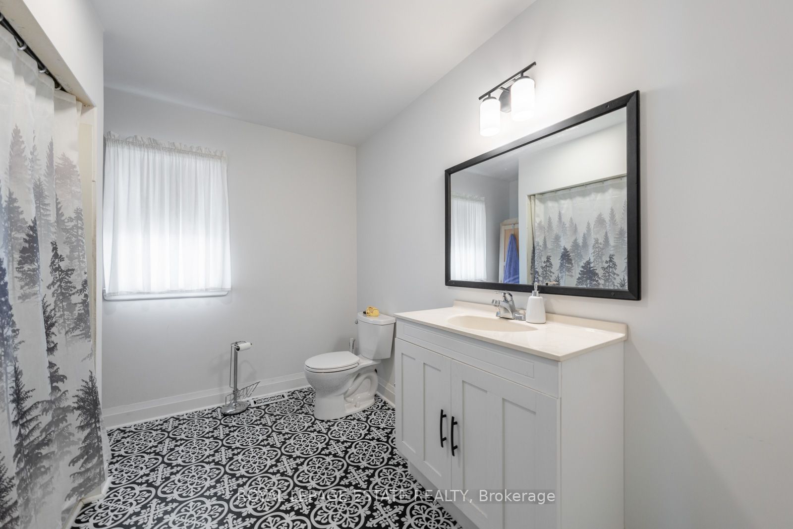 601 Pharmacy Avenue Property Photo 18