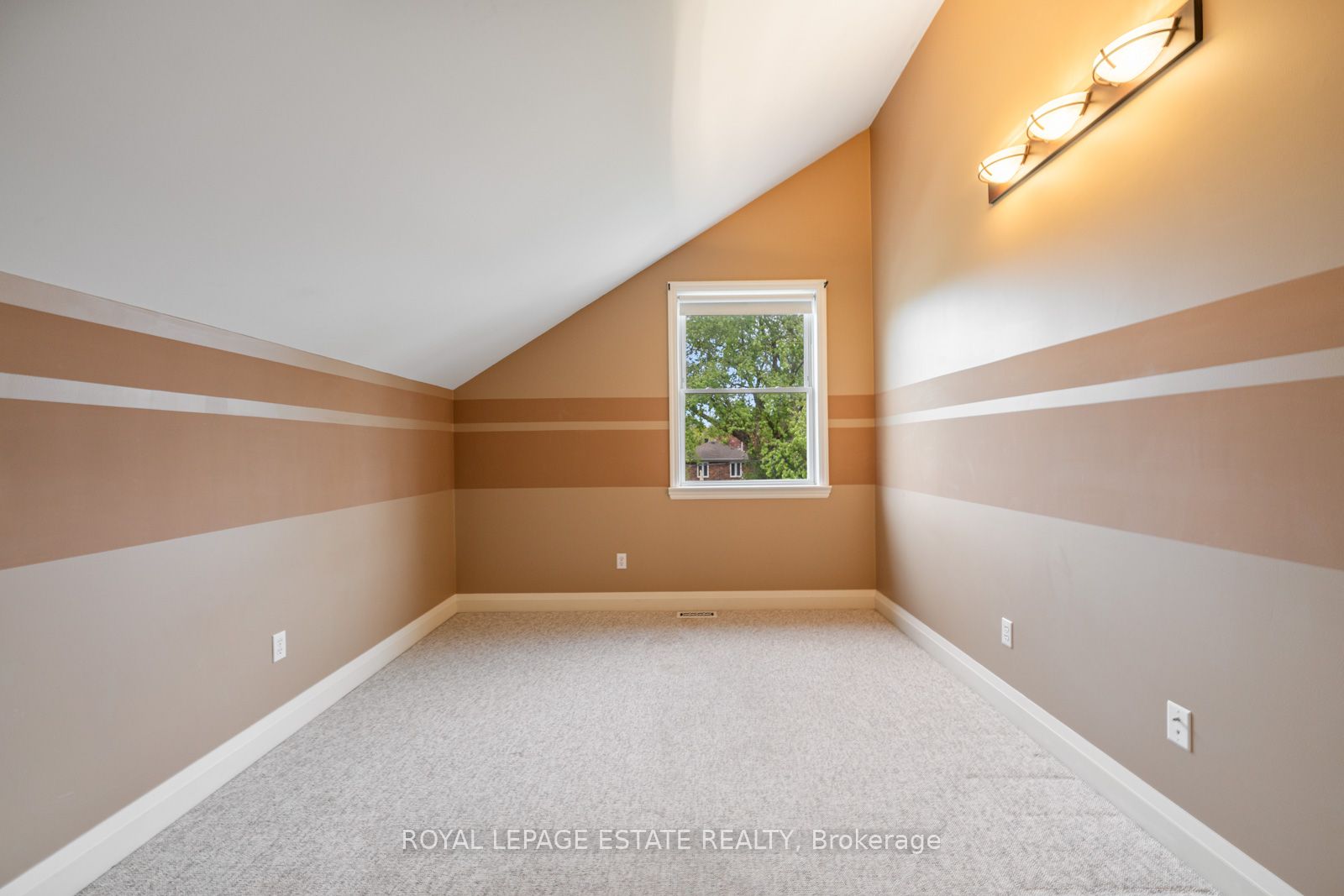 601 Pharmacy Avenue Property Photo 28