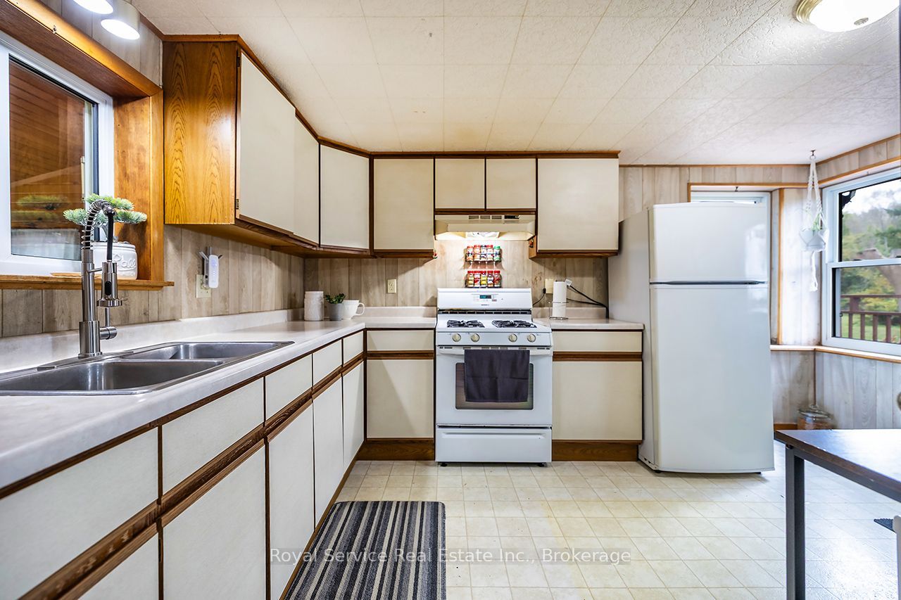 4045 Highway 2 Property Photo 8
