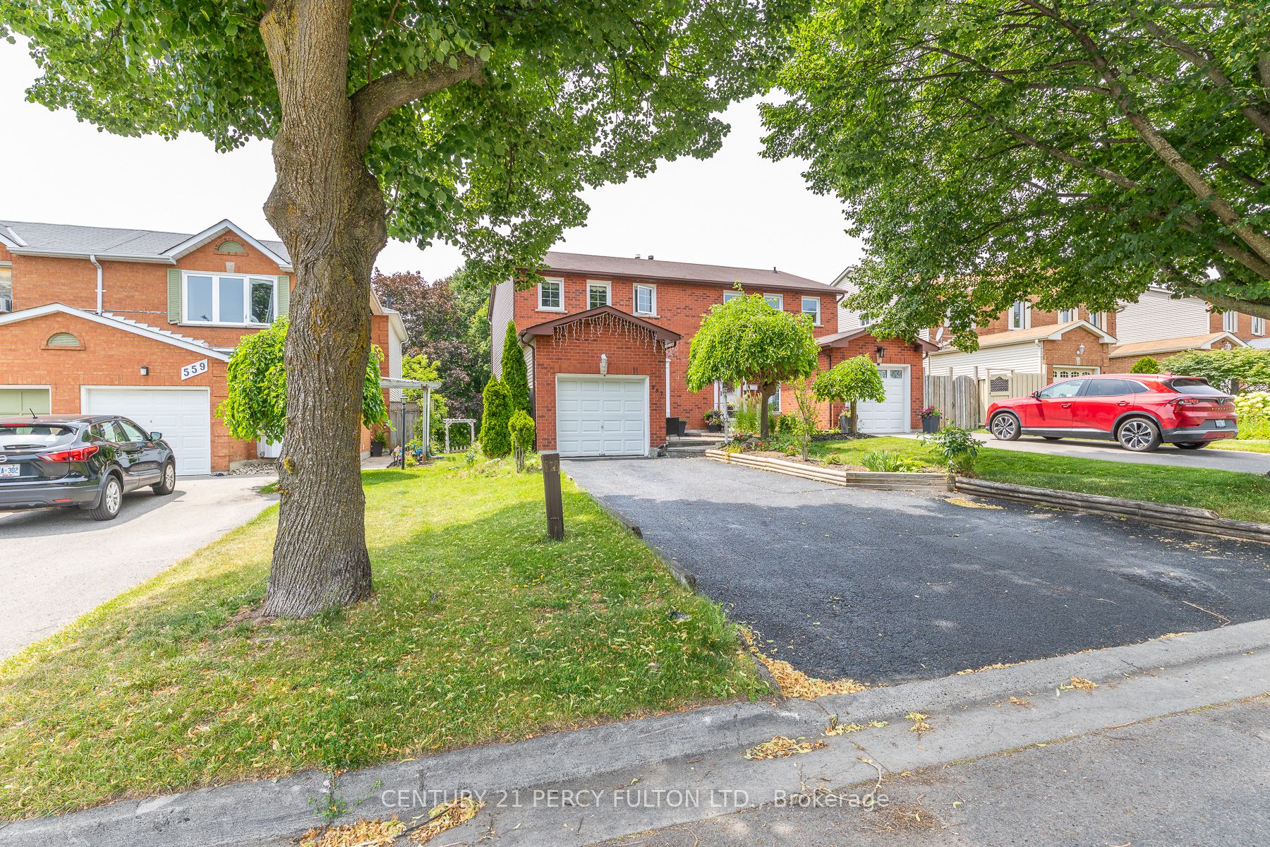 557 Cobblehill Drive Property Photo 2