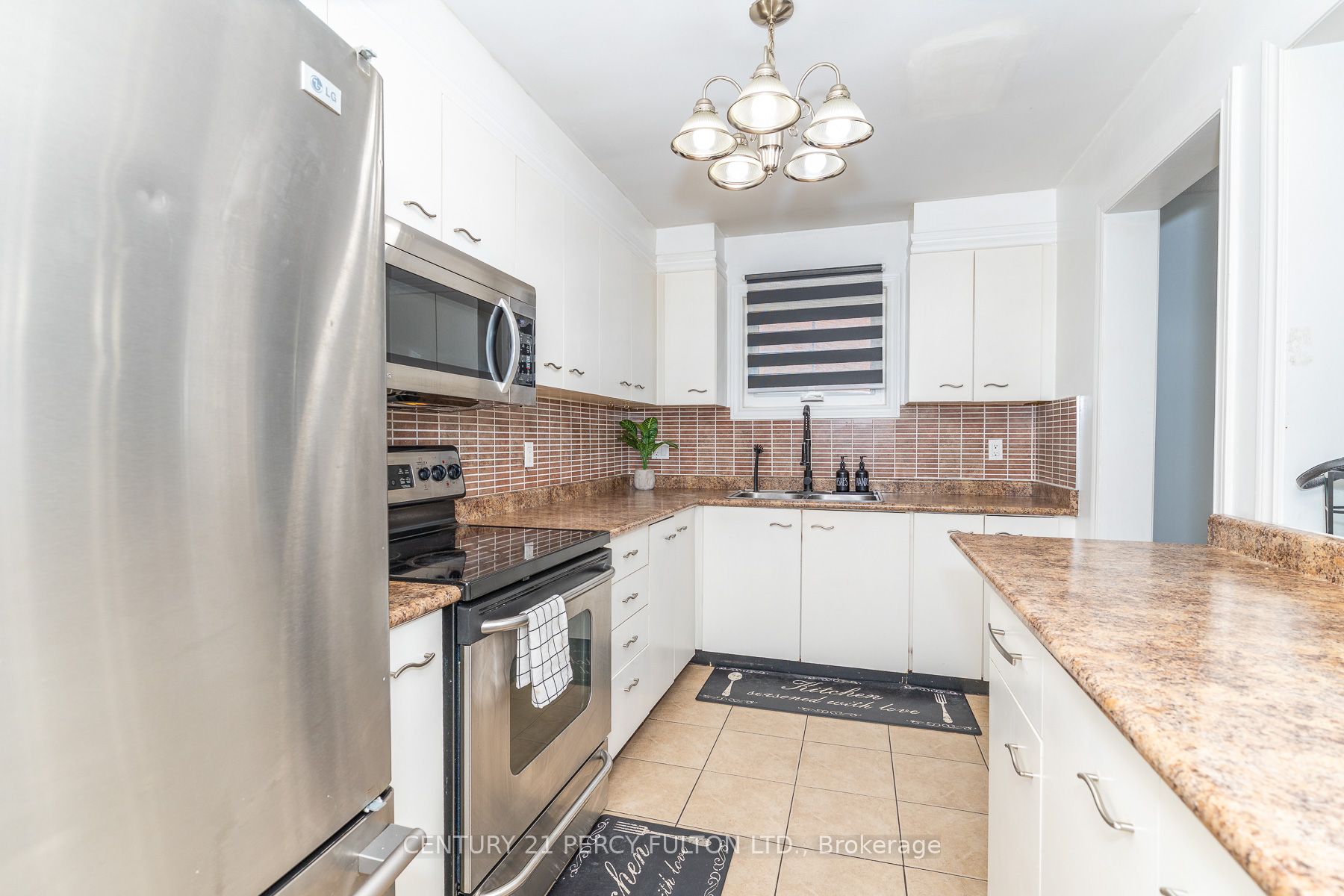 557 Cobblehill Drive Property Photo 8