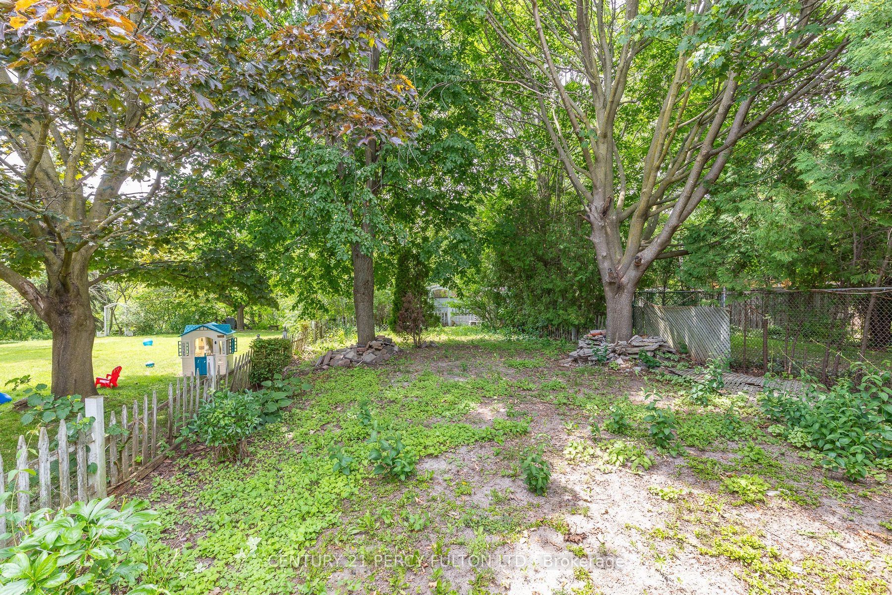557 Cobblehill Drive Property Photo 40