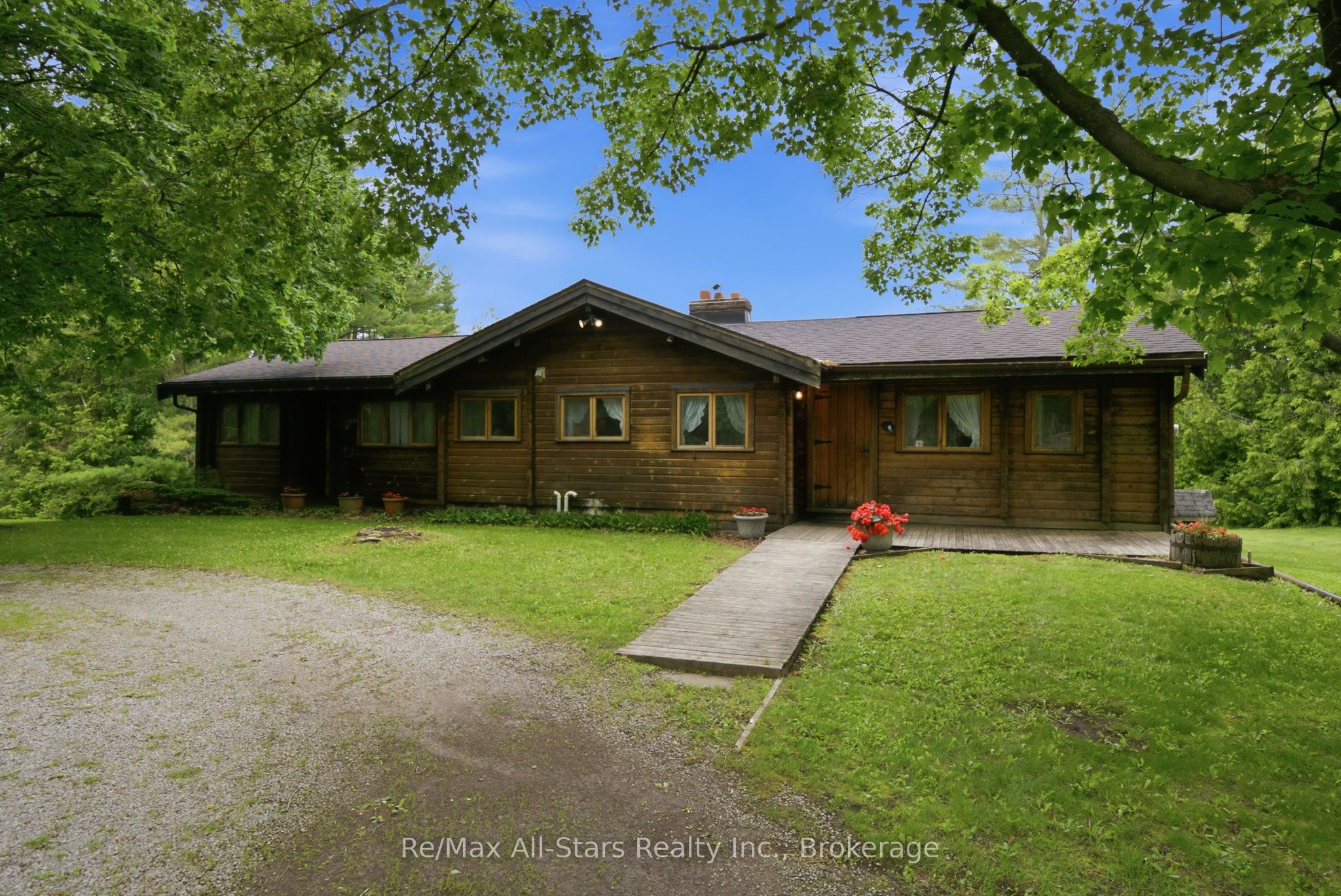 18050 Nesbitt Line Property Photo 1