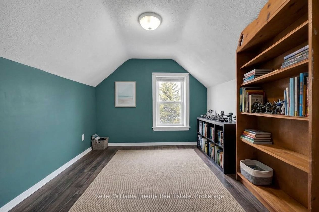 741 Ritson Road S Property Photo 27
