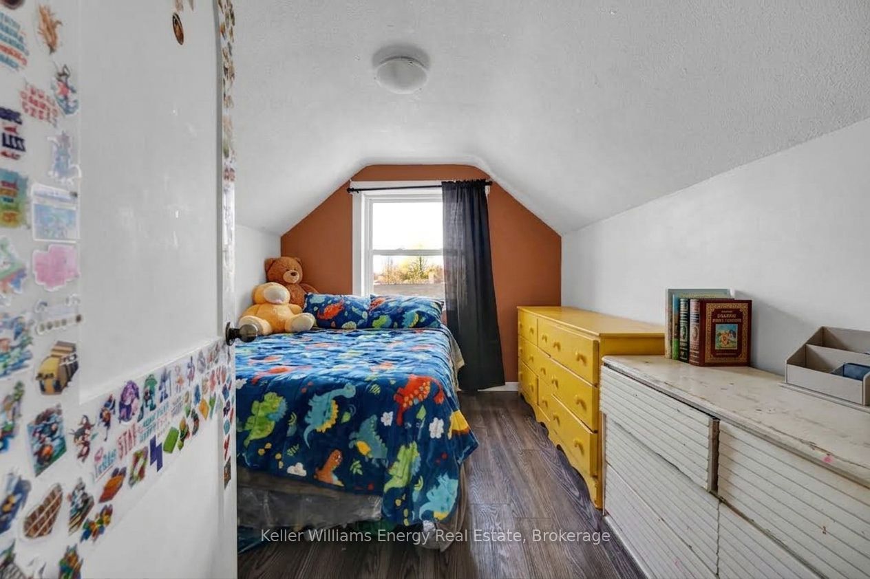 741 Ritson Road S Property Photo 29