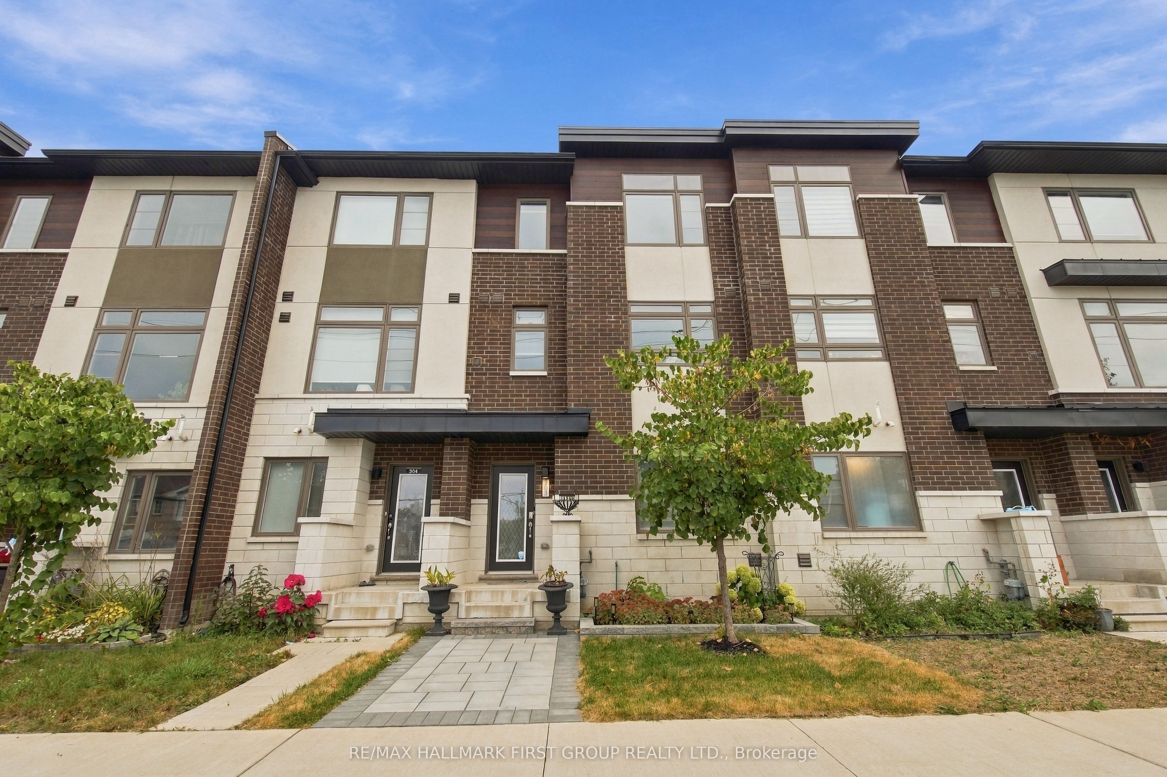 250 Finch Avenue 303 Property Photo 1