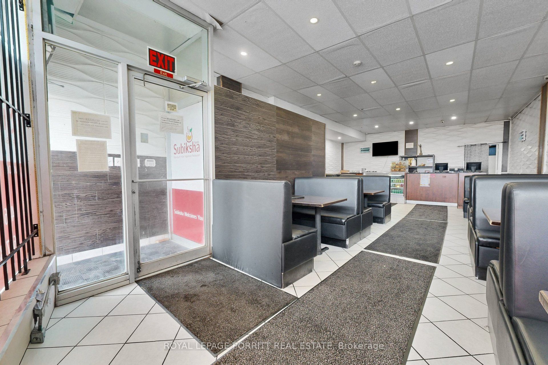 2633 Eglinton Avenue E Property Photo 3