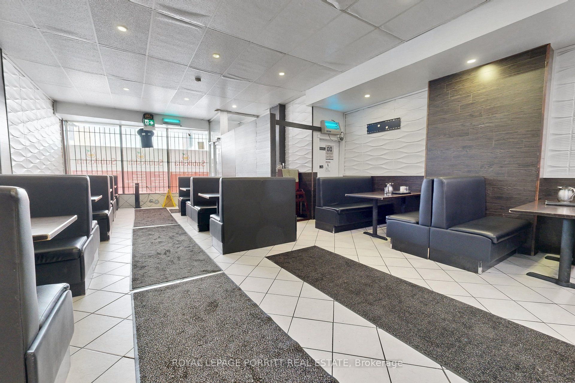 2633 Eglinton Avenue E Property Photo 7