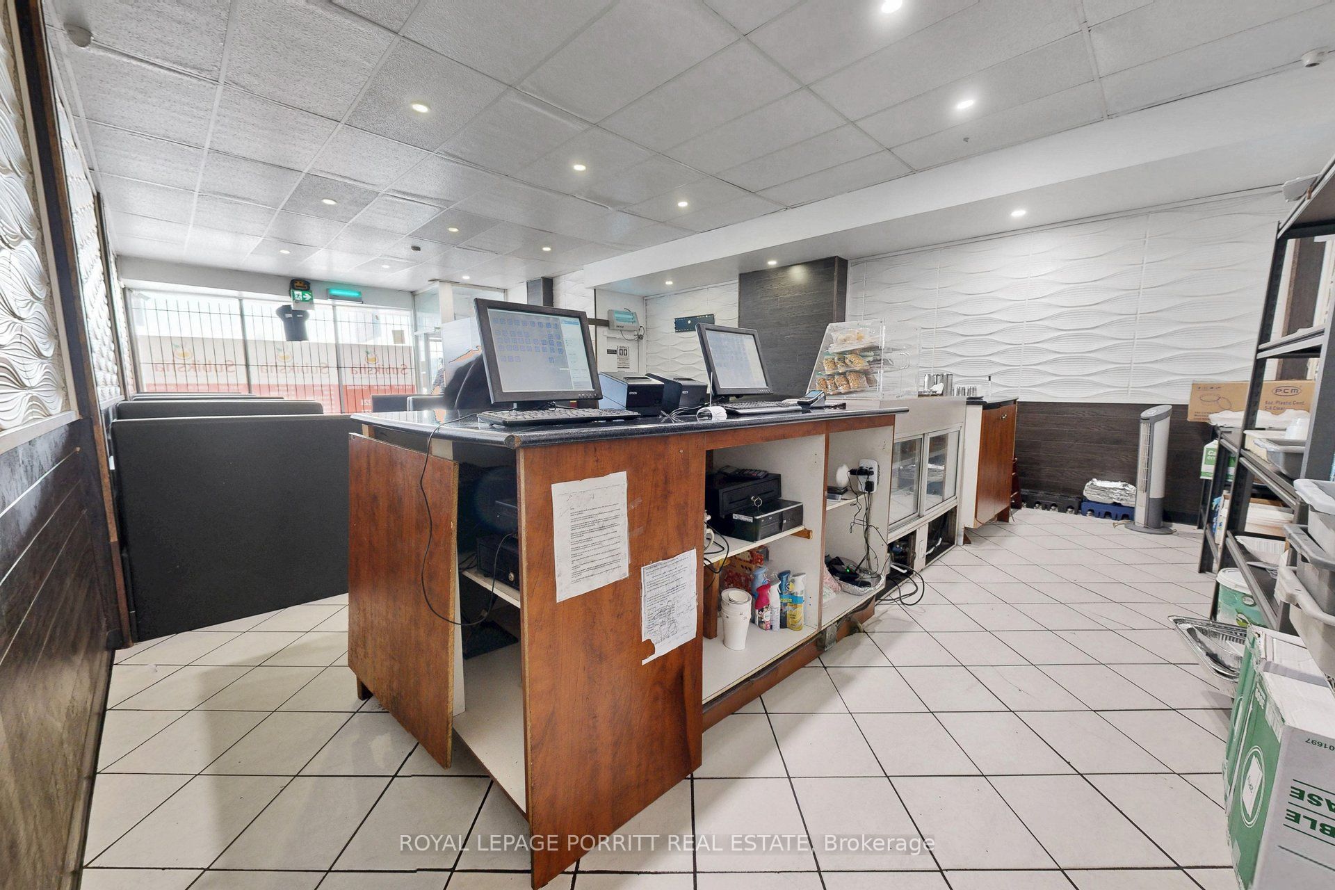 2633 Eglinton Avenue E Property Photo 9