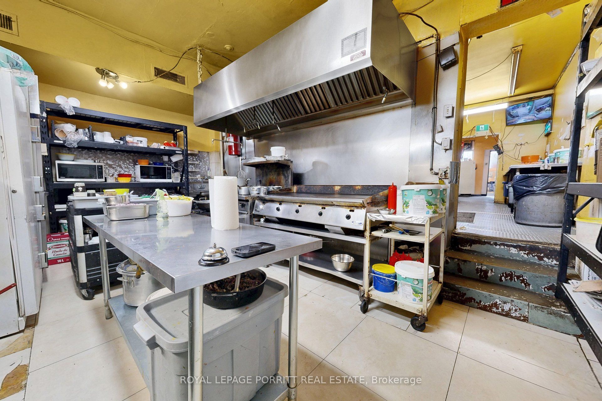 2633 Eglinton Avenue E Property Photo 11