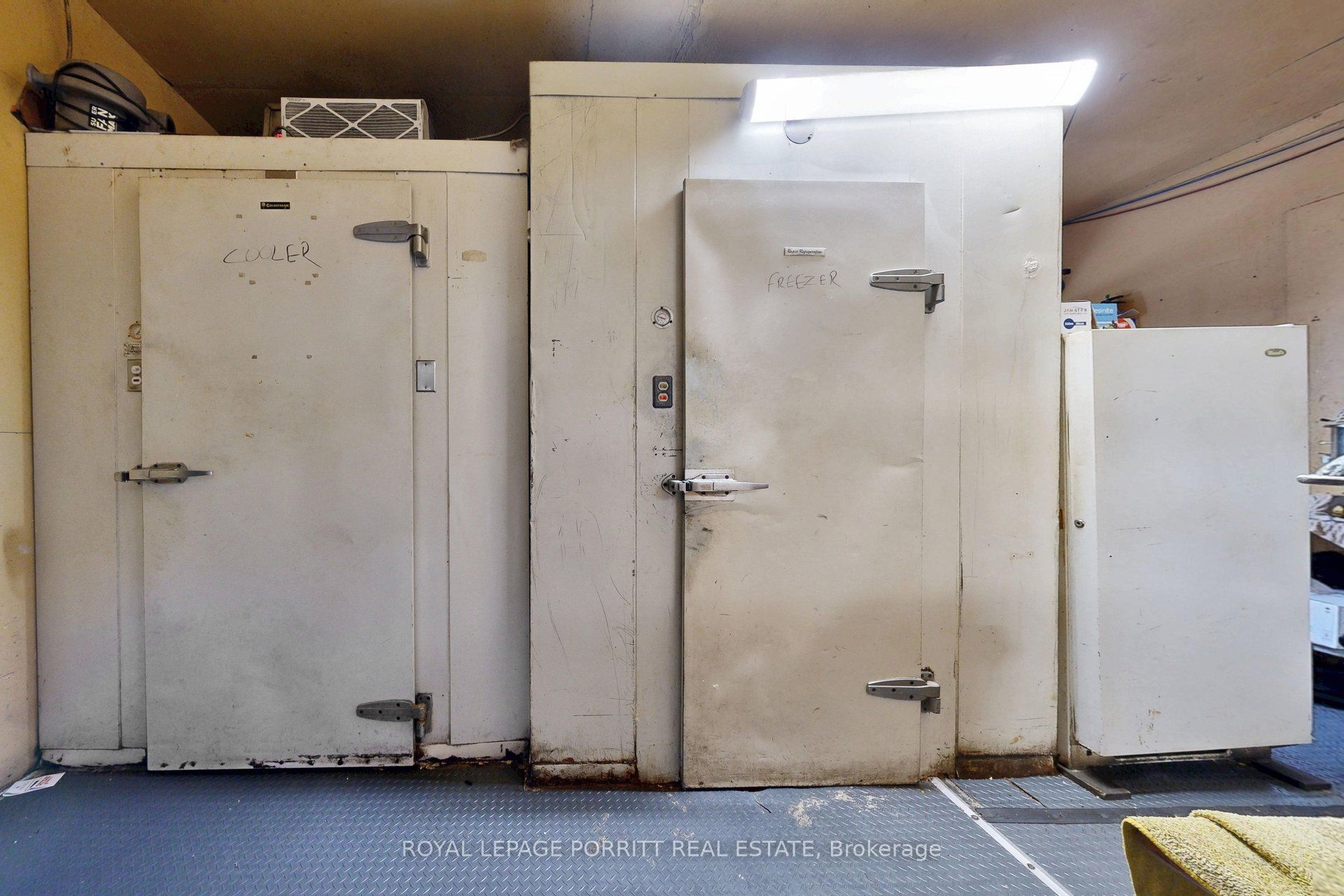 2633 Eglinton Avenue E Property Photo 18