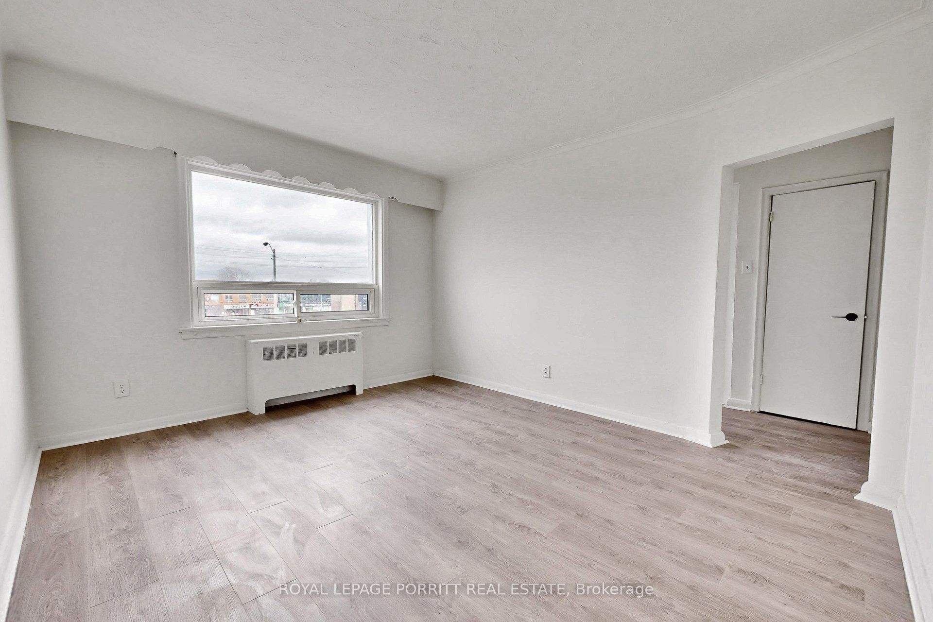 2633 Eglinton Avenue E Property Photo 22