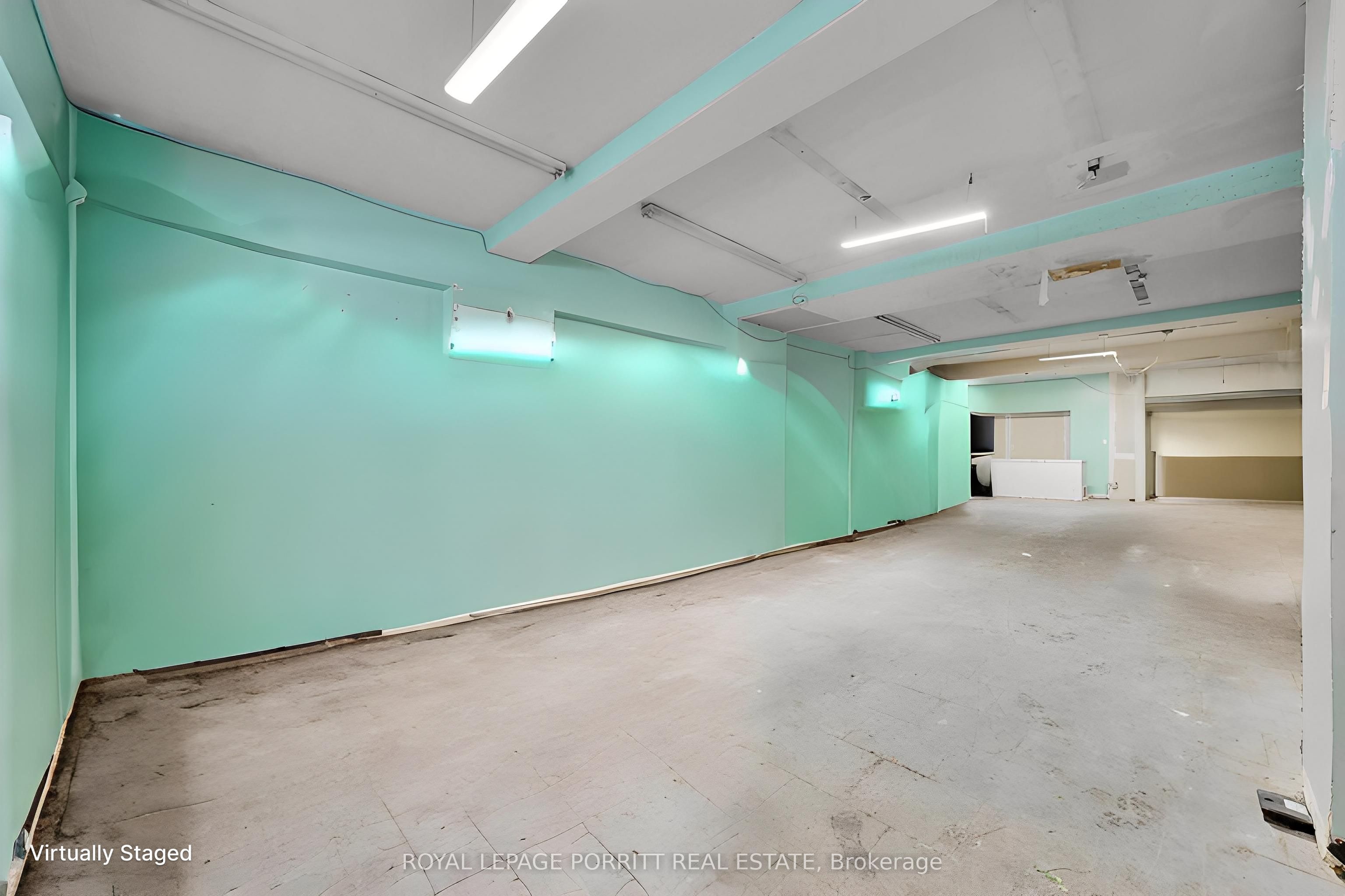2633 Eglinton Avenue E Property Photo 27