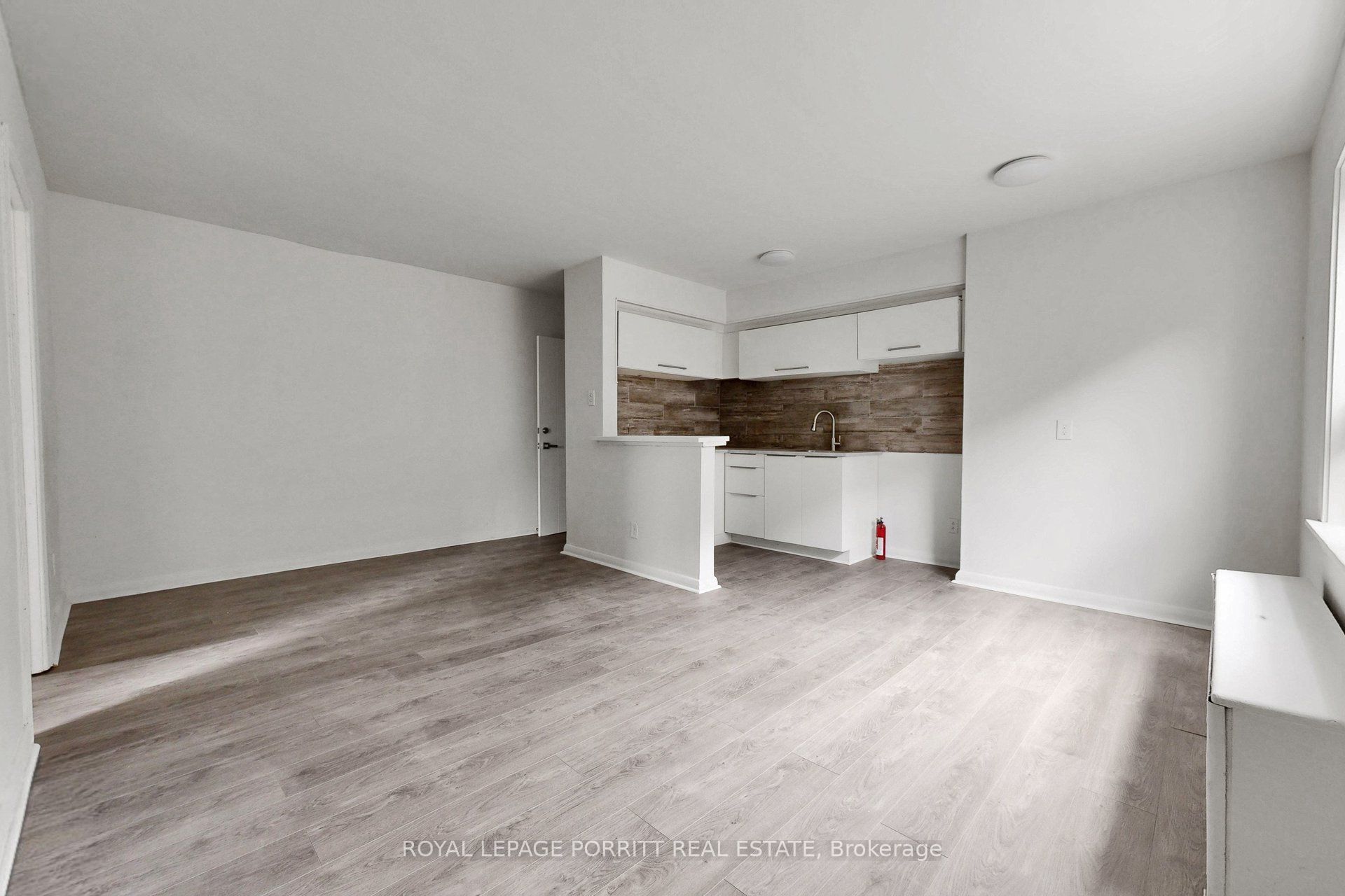 2633 Eglinton Avenue E Property Photo 33