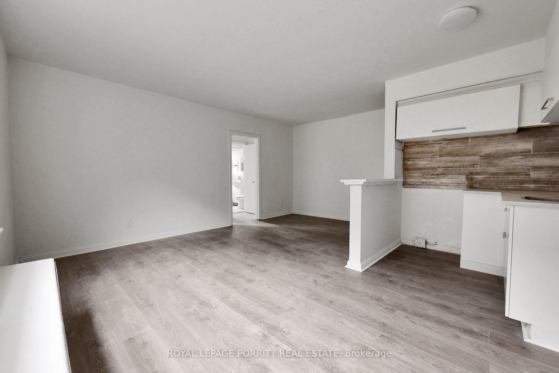 2633 Eglinton Avenue E Property Photo 34