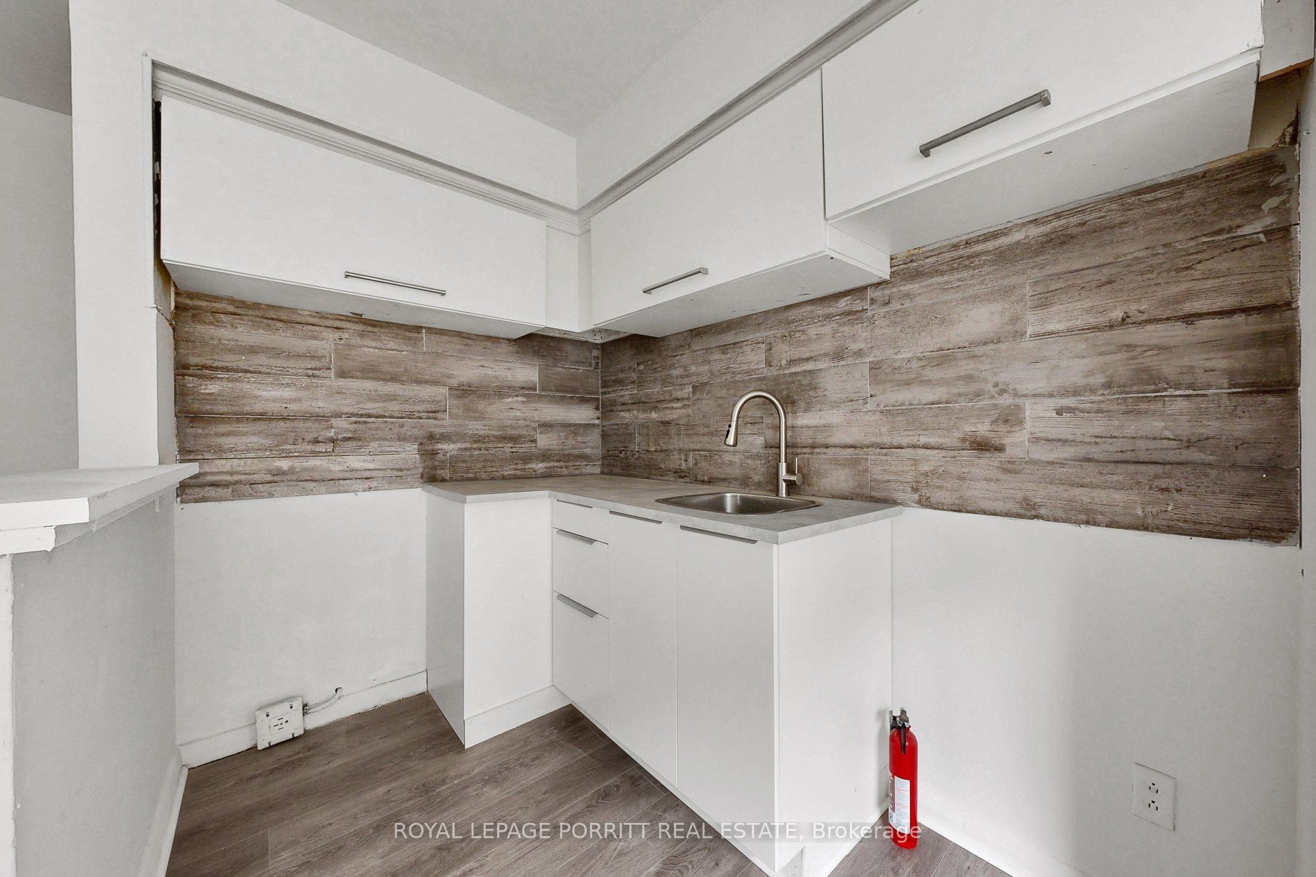 2633 Eglinton Avenue E Property Photo 35